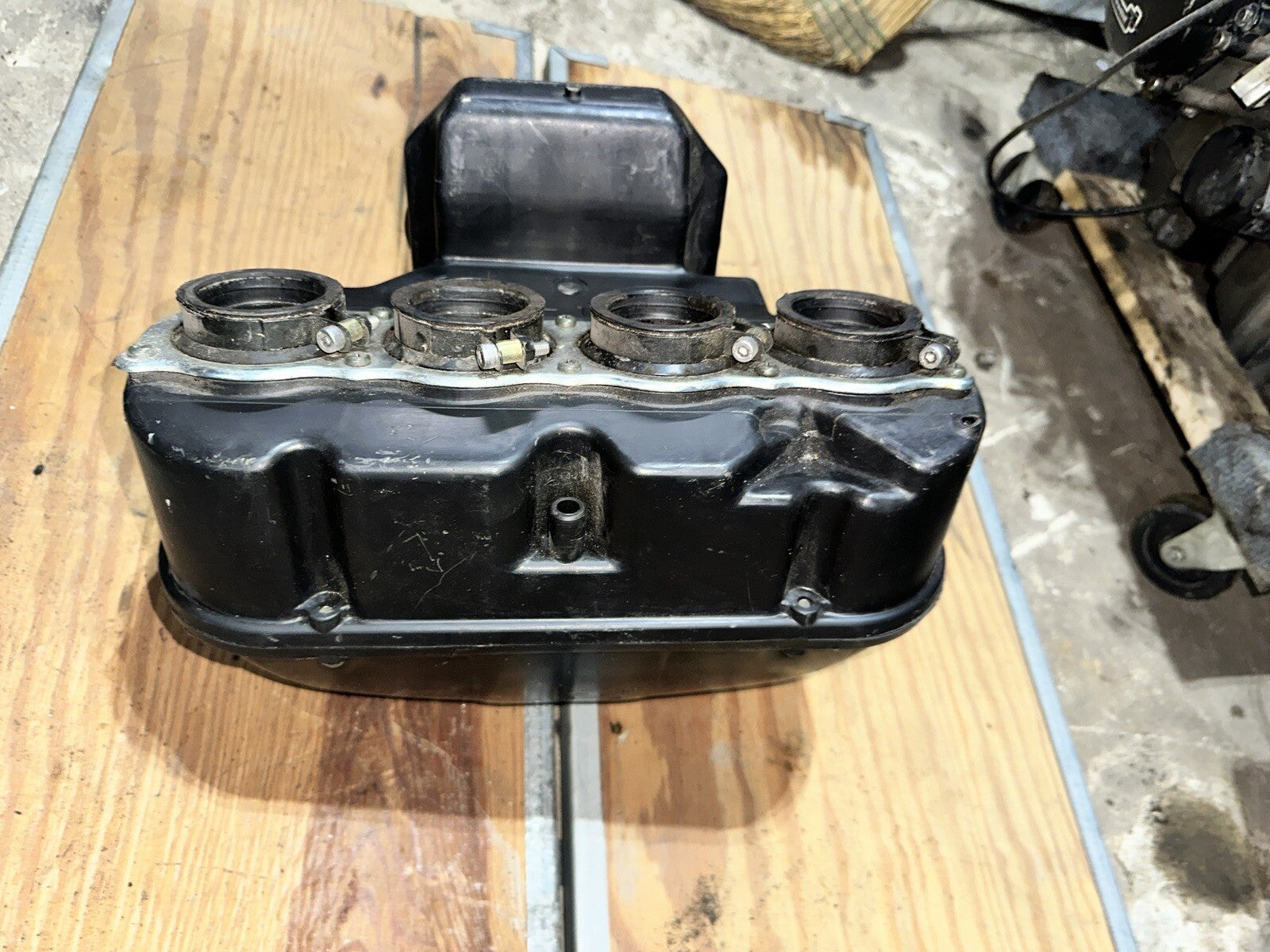 03-05 YAMAHA YZF R6 AIRBOX AIR INTAKE FILTER BOX
