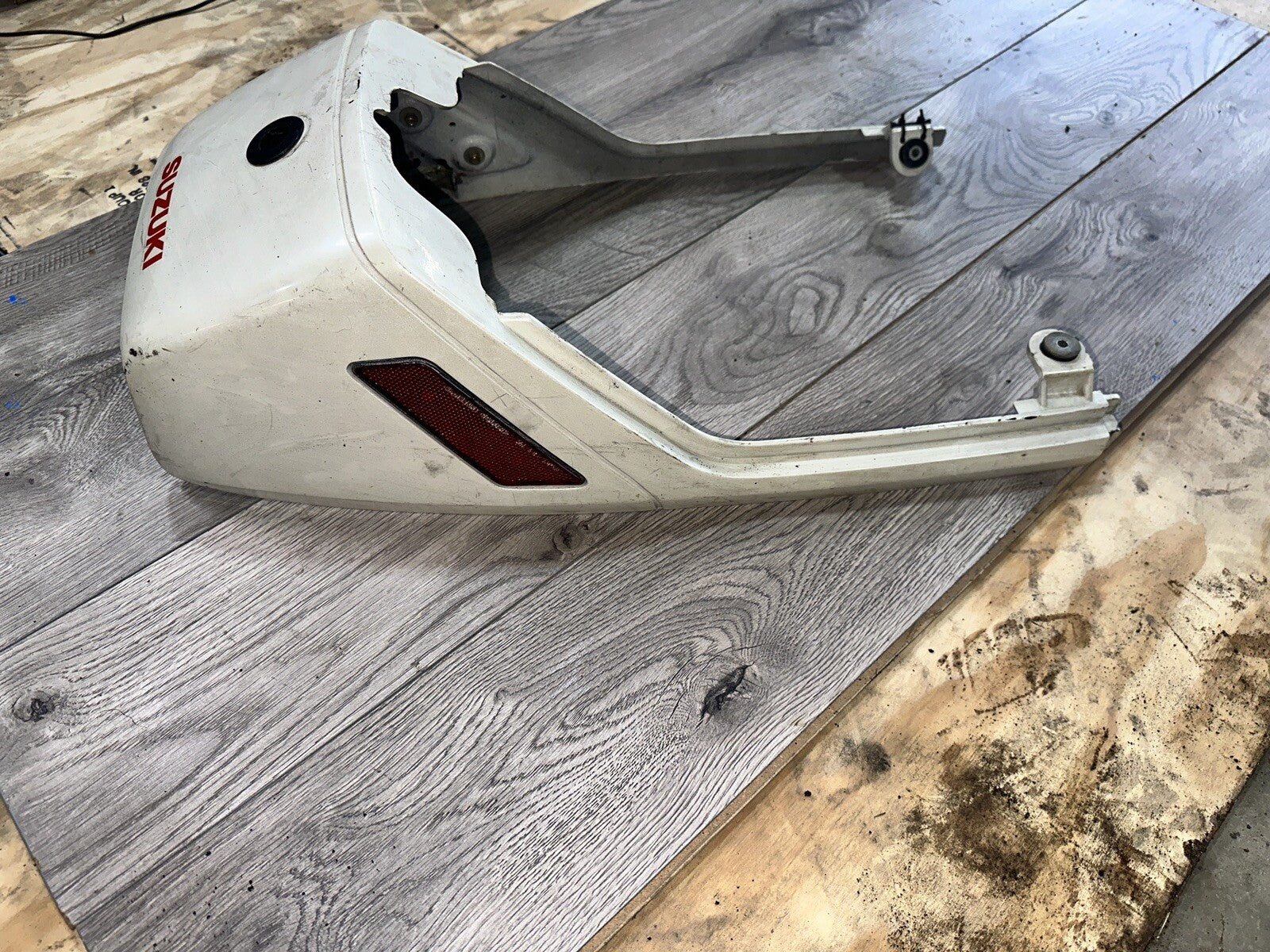 1982 1983 82 83 Suzuki GS1100E Rear Tail Back Piece Fairing Cowl Shroud