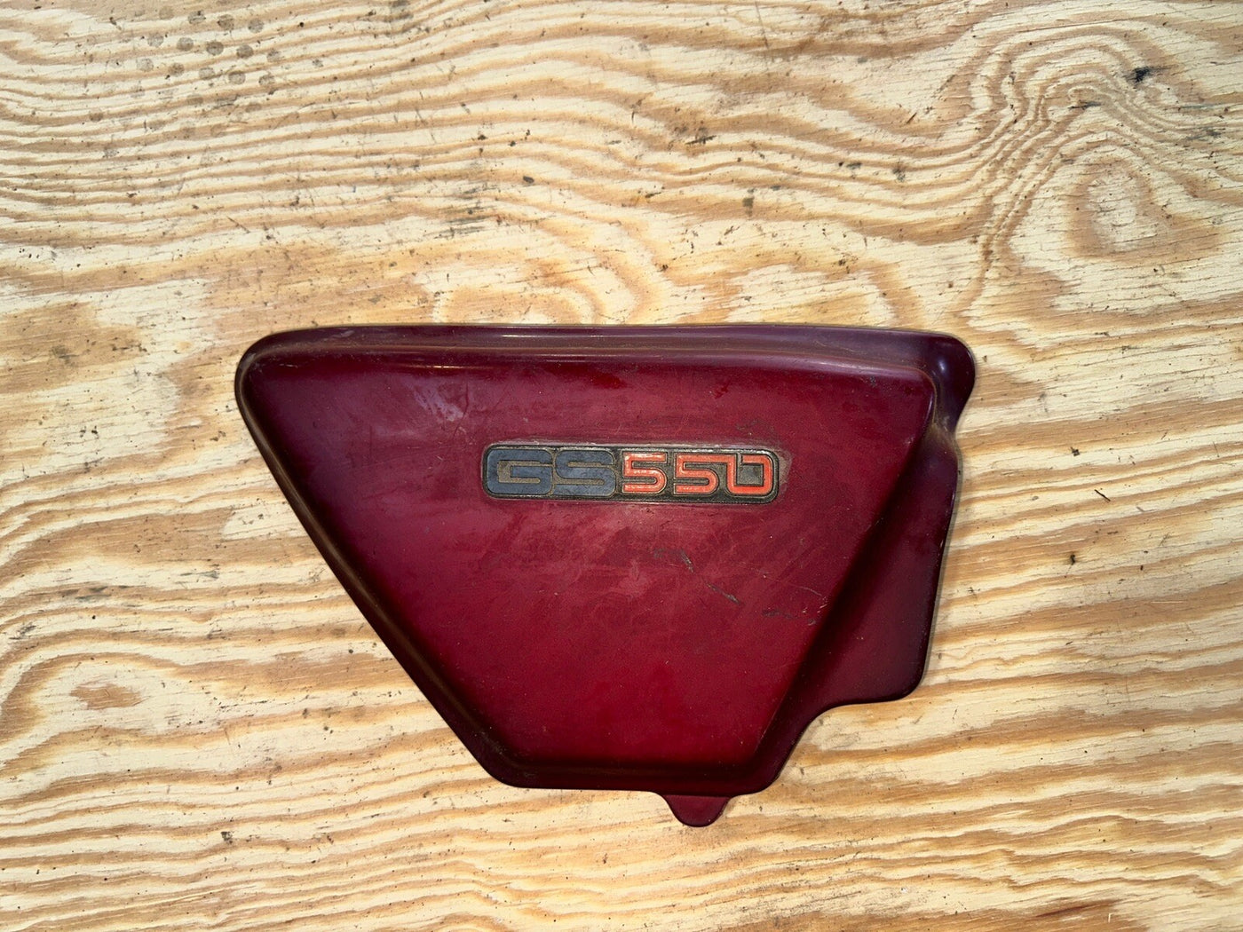 1978 Suzuki GS550 GS550E - Right Side Cover With Emblem