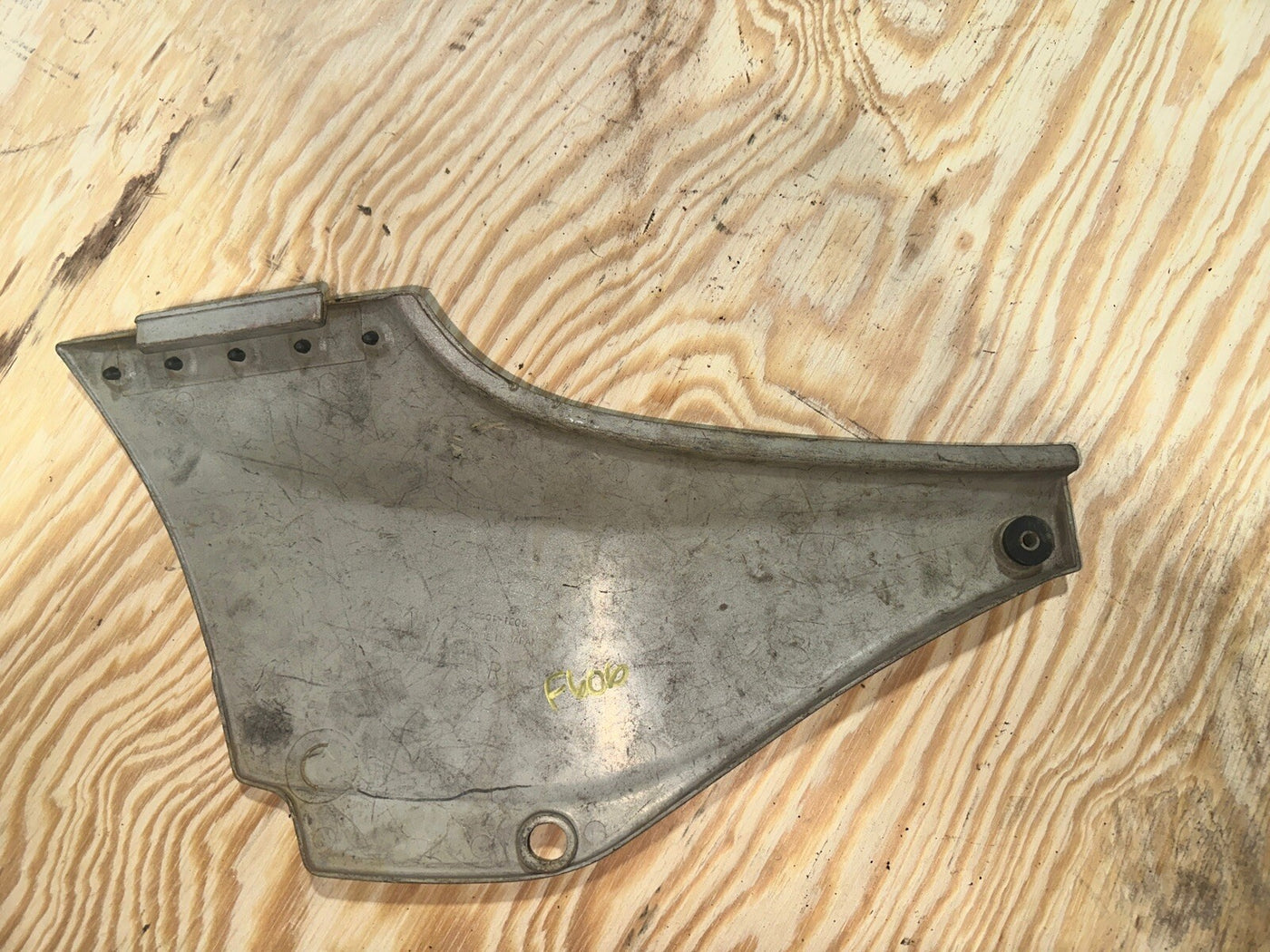 83-85 KAWASAKI GPZ1100 RIGHT  SIDE FAIRING PANEL COVER