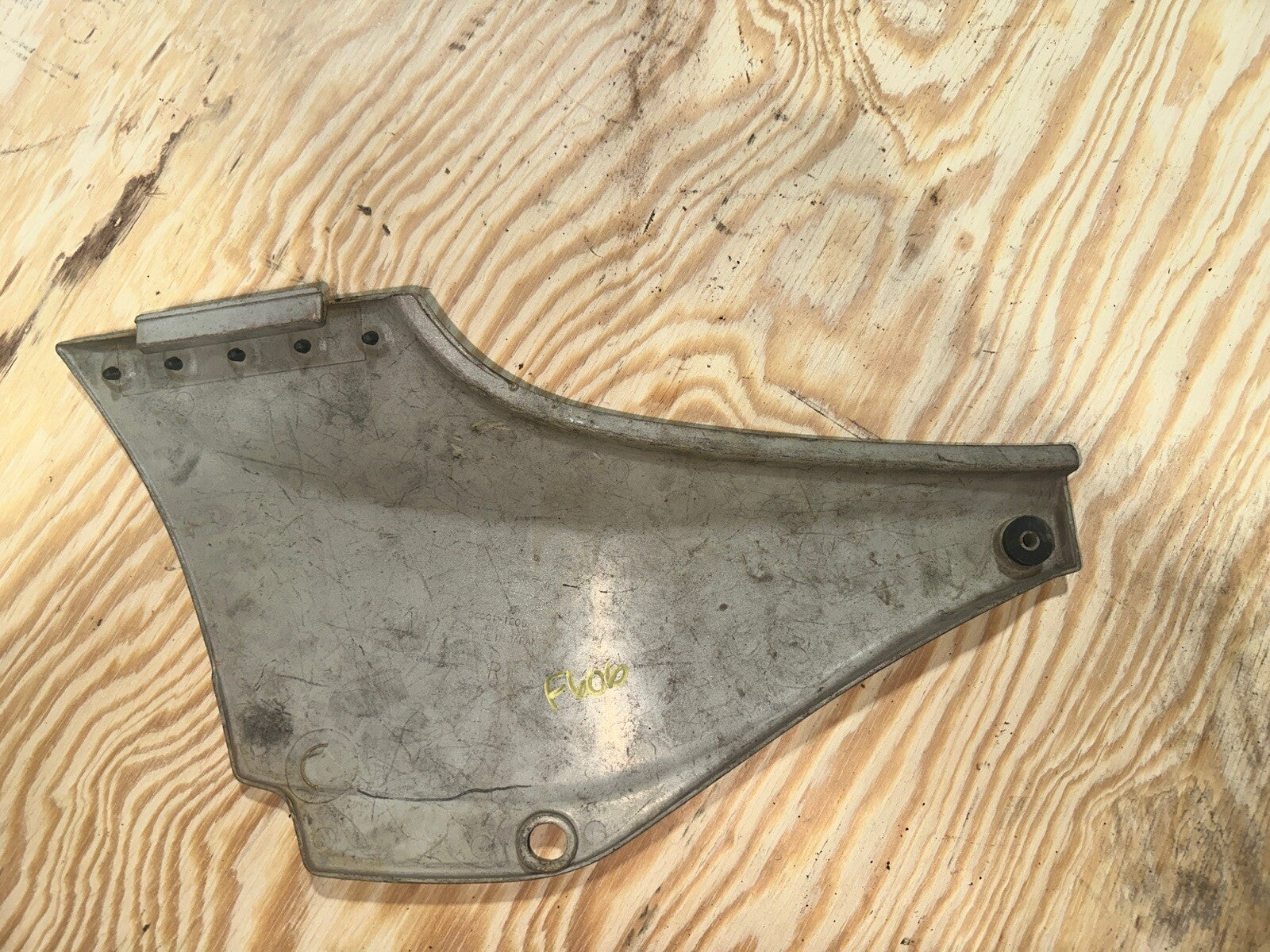 83-85 KAWASAKI GPZ1100 RIGHT  SIDE FAIRING PANEL COVER