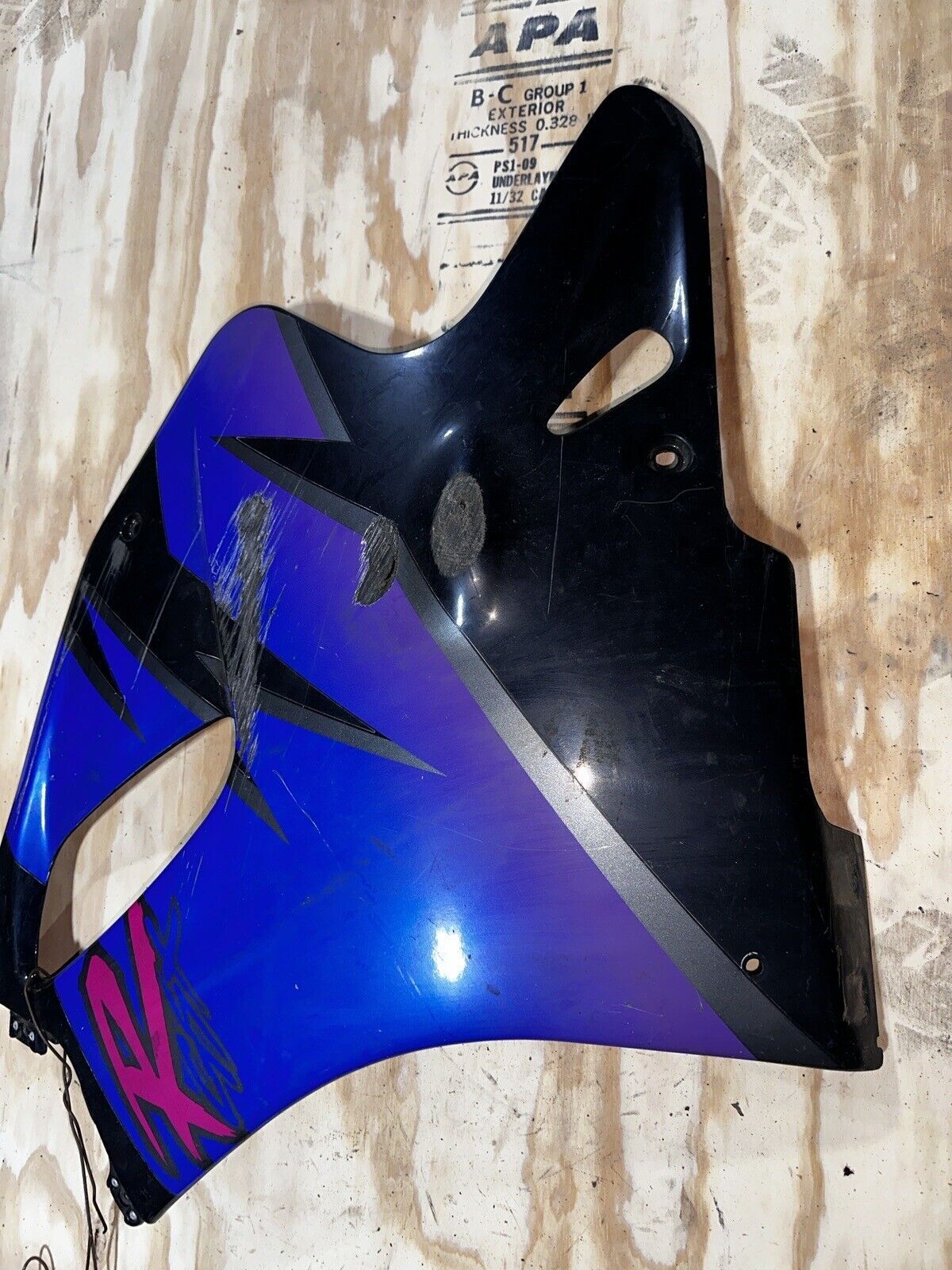 92 93 SUZUKI GSXR 600 750 LEFT SIDE LOWER FAIRING COWL OEM 94481-17E0