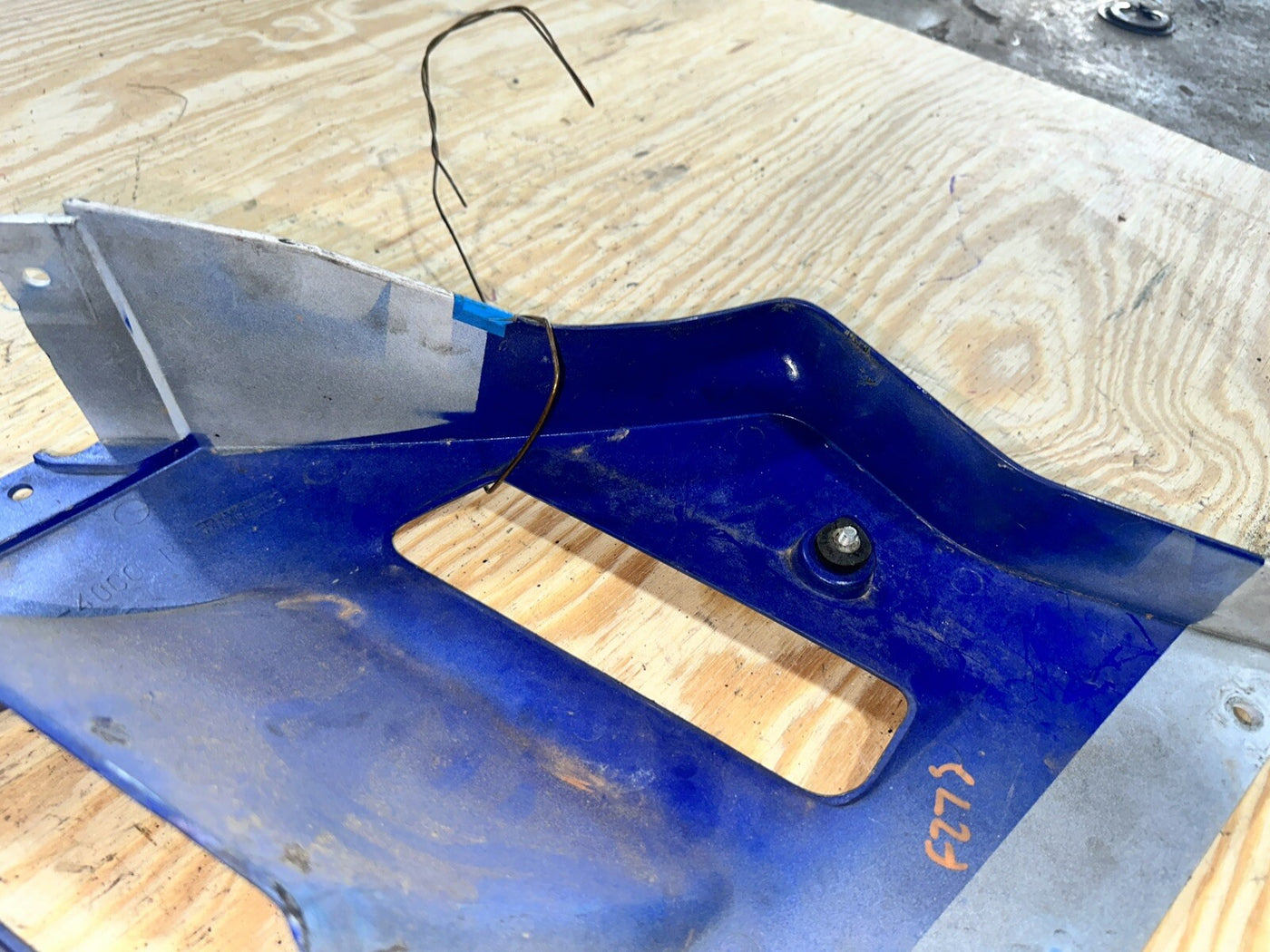 SUZUKI GSXR 750 1100 L 1989-90 94481-40C0 R RH RIGHT MID SIDE FAIRING PANEL