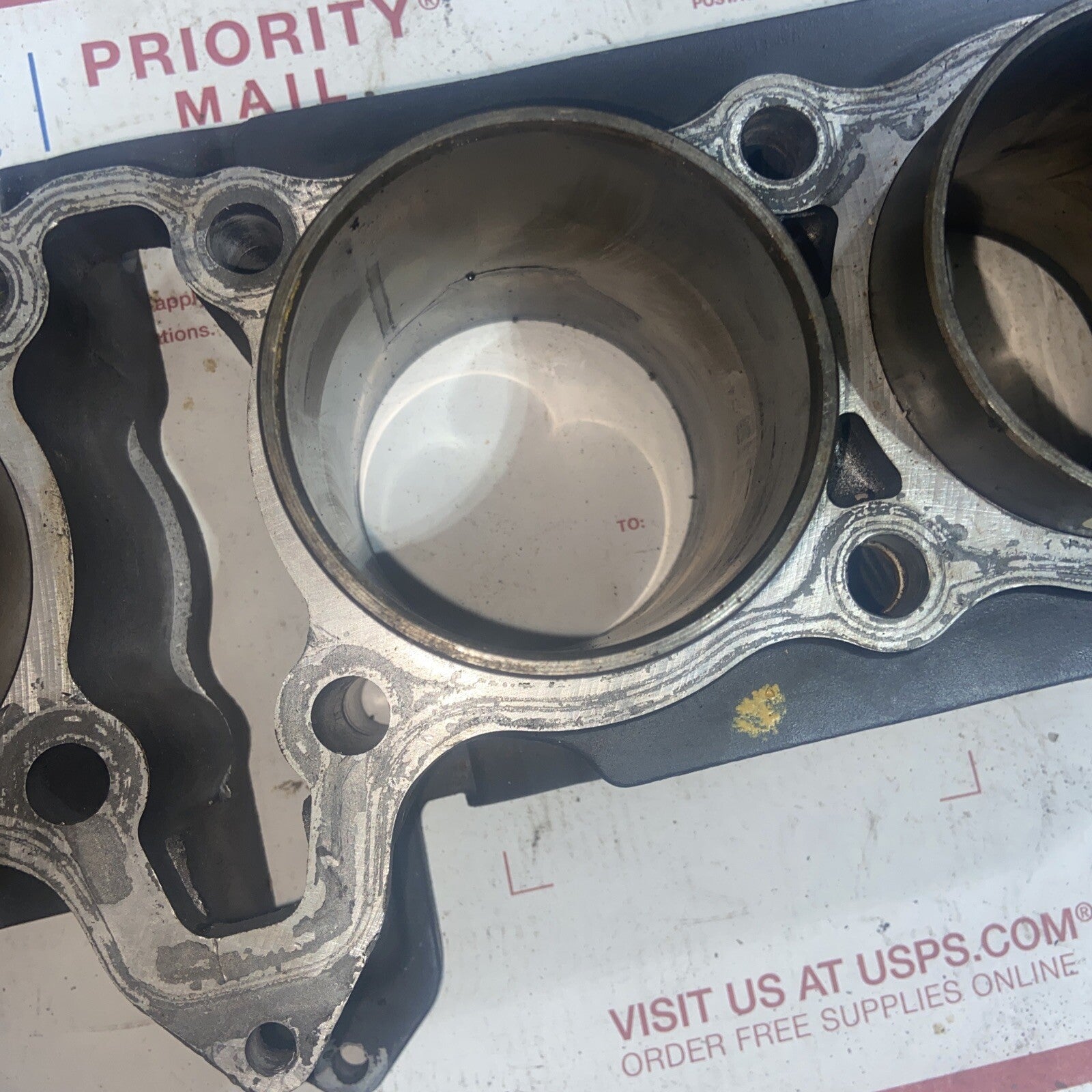 1989 Suzuki GSXR ENGINE MOTOR PISTON CYLINDERS BLOCK JUG