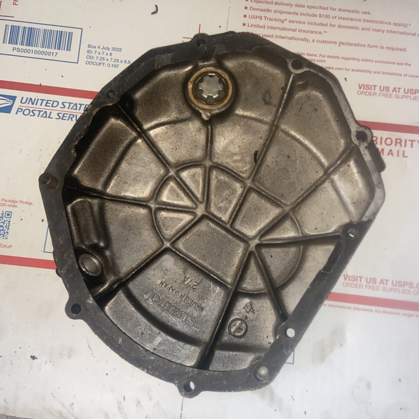 SUZUKI RF900 RF 900 ENGINE CLUTCH COVER