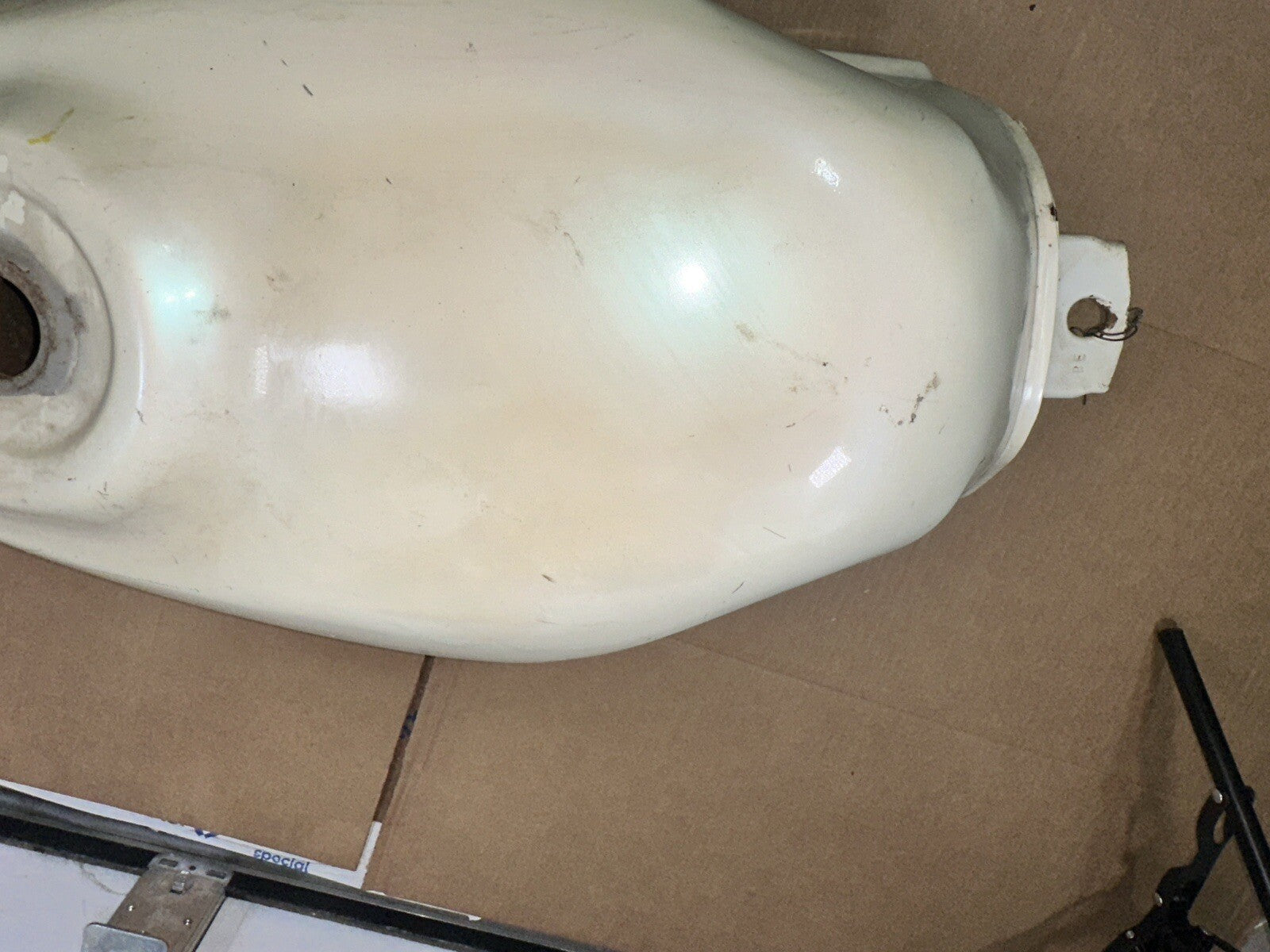 1984 85 HONDA VF500F VF 500 F INTERCEPTOR FUEL GAS PETRO TANK OEM 175A1-MF2-670