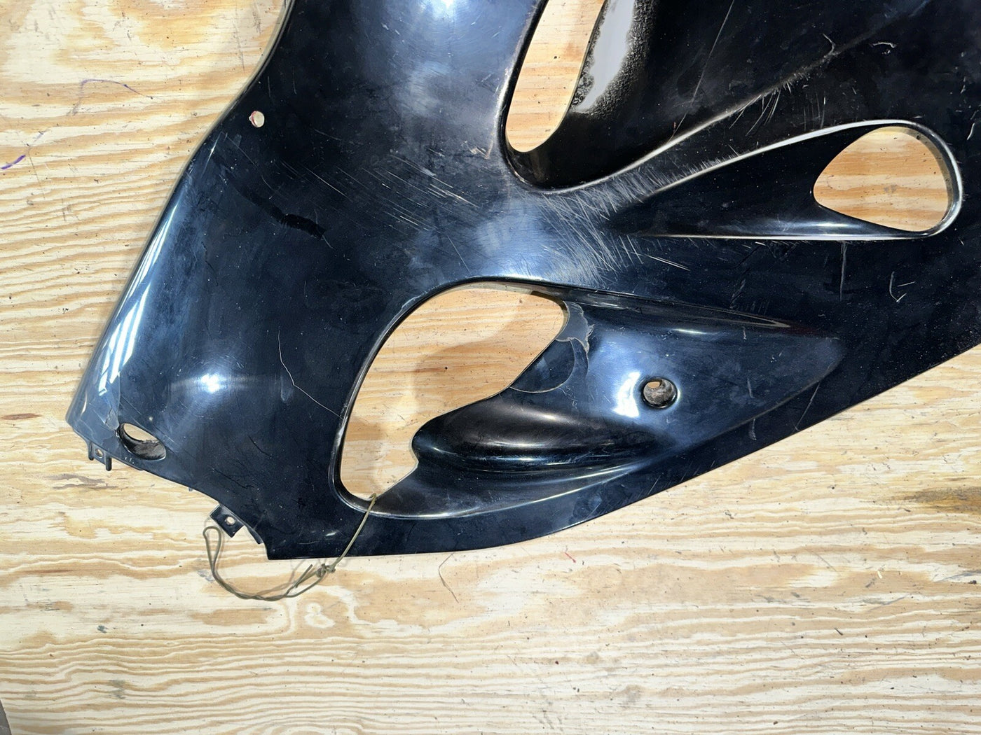96-99 SUZUKI GSXR750 RIGHT LOWER MID UPPER SIDE FAIRING COWL 