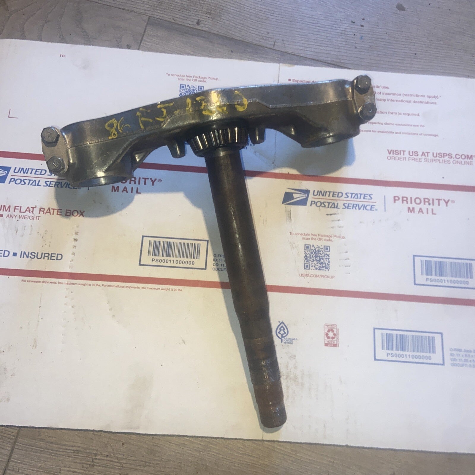 86 Yamaha FJ 1200 Lower Triple Tree Clamp