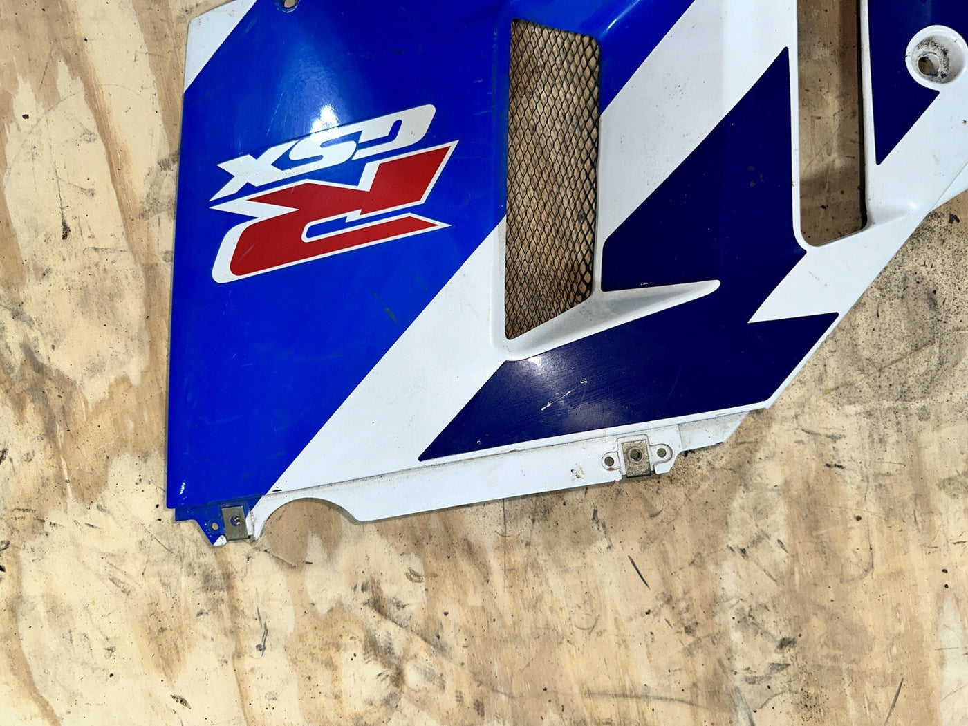 91 - 92  Suzuki GSXR 750  Right Side Mid Fairing Cowling 94431-17D02