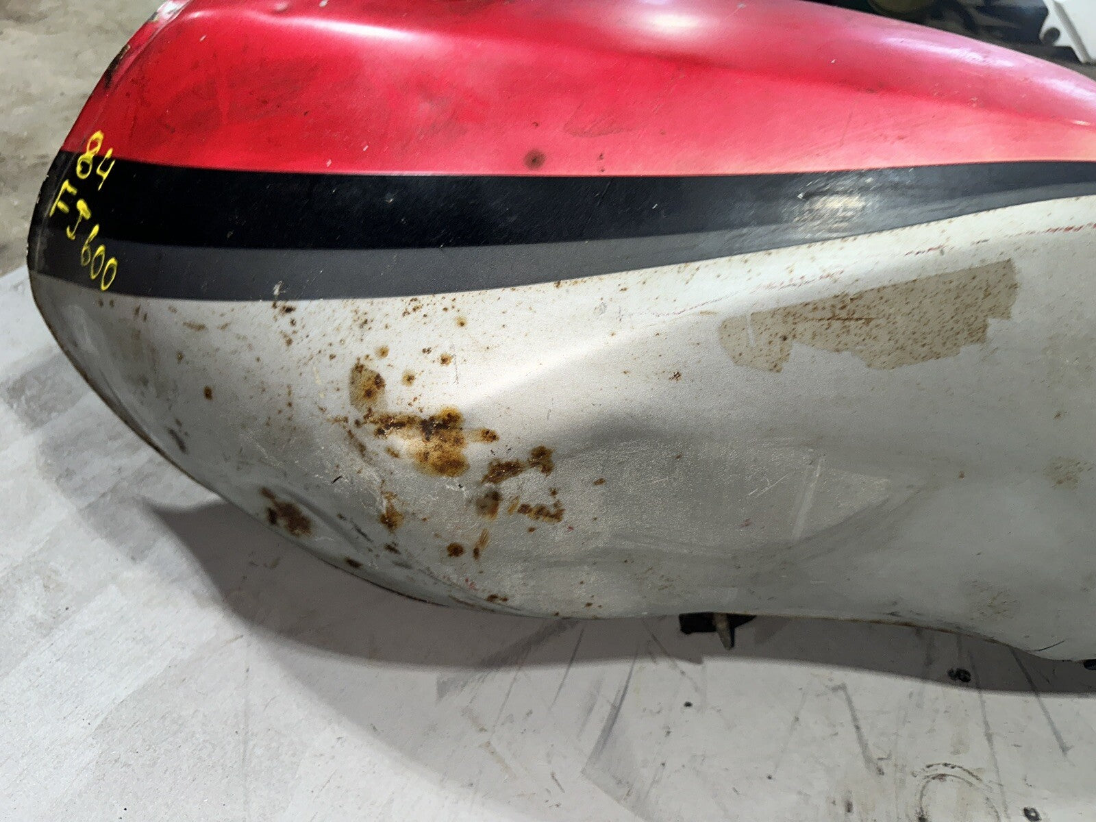 1984 1985 Yamaha FJ600 FJ 600 OEM Gas Fuel Tank 33M-24110-00-09
