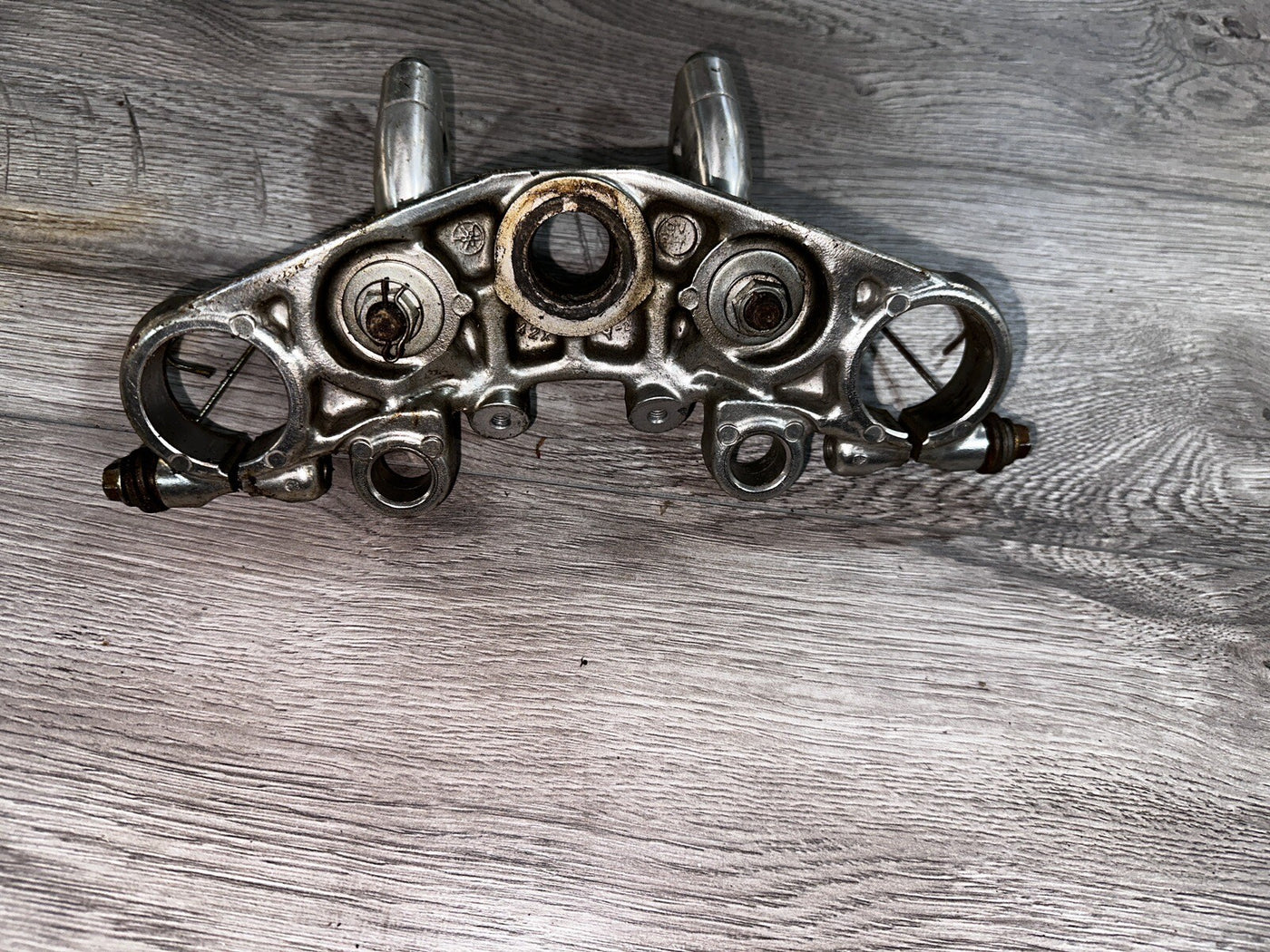 YAMAHA 85 XV1000 VIRAGO UPPER TRIPLE TREE  2AE-23340-30-00 XV 1000 jh