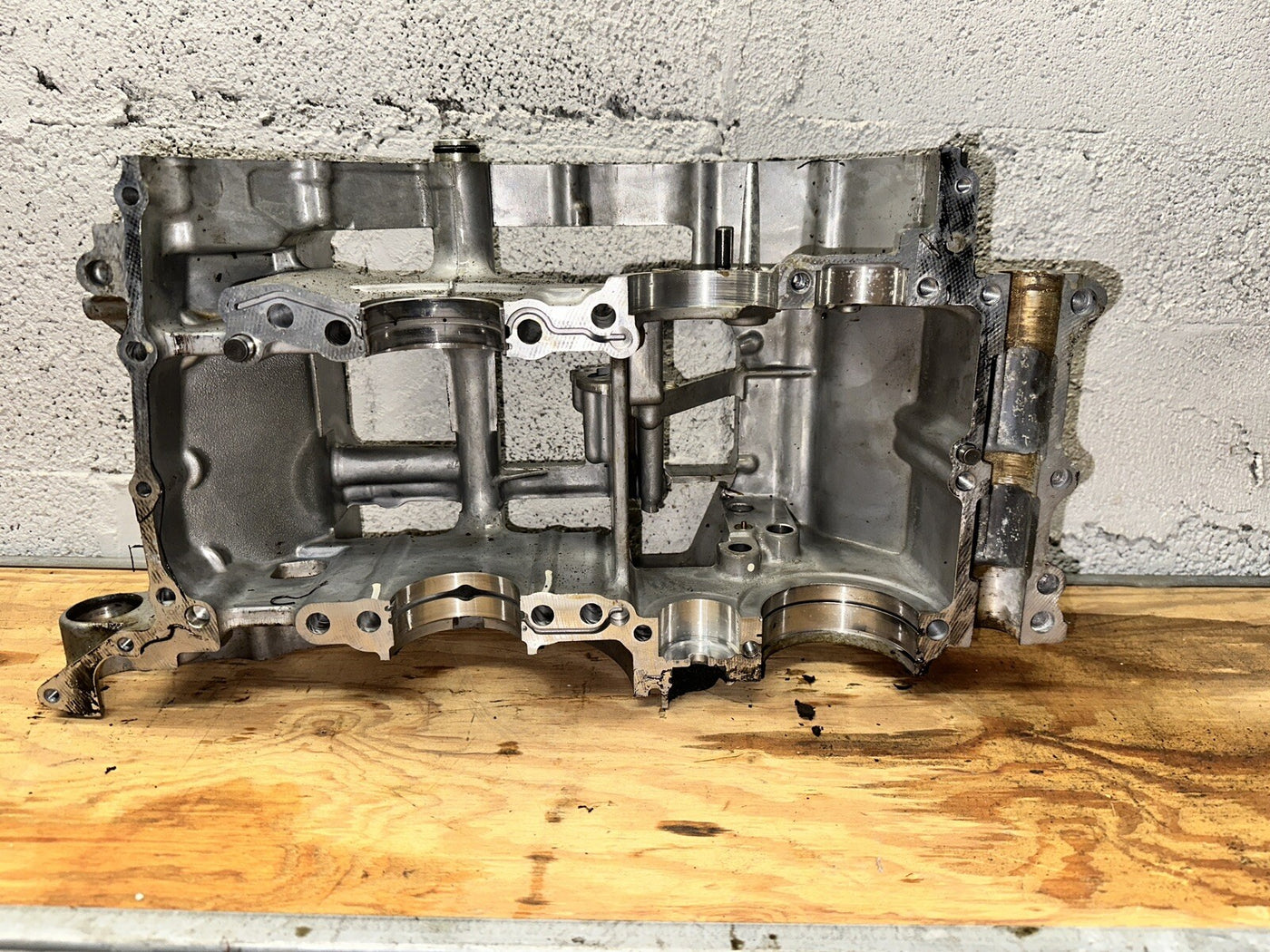 00-06 HONDA RVT 1000R RVT1000R ENGINE CASE MOTOR BOTTOM HALF CORE HOUSING