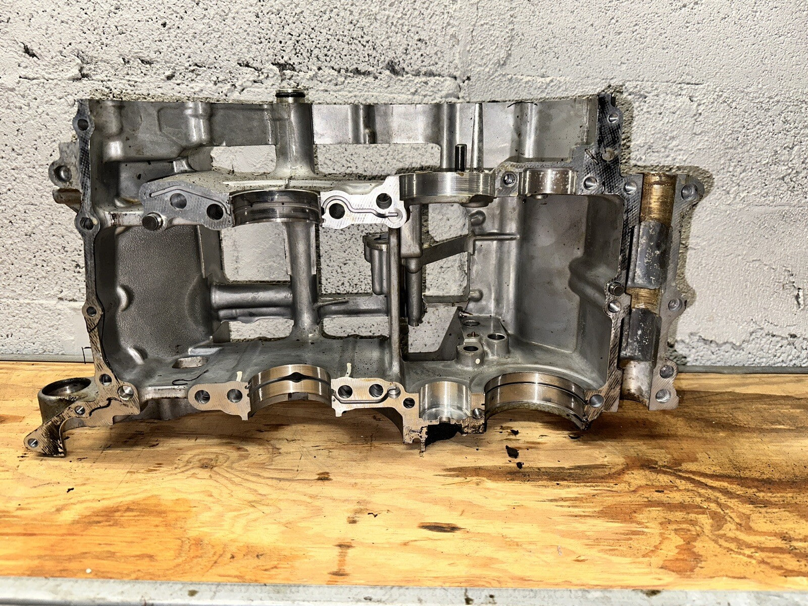 00-06 HONDA RVT 1000R RVT1000R ENGINE CASE MOTOR BOTTOM HALF CORE HOUSING