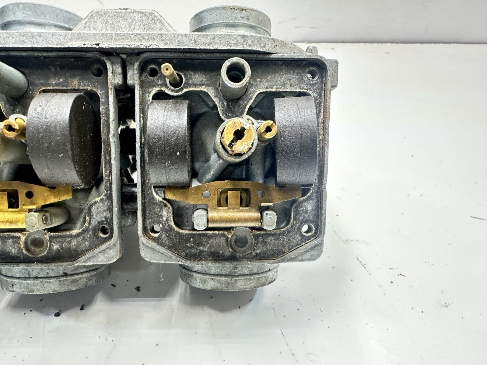 1979 SUZUKI GS750 GS 750 EC INTAKE CARBURETOR CARBS