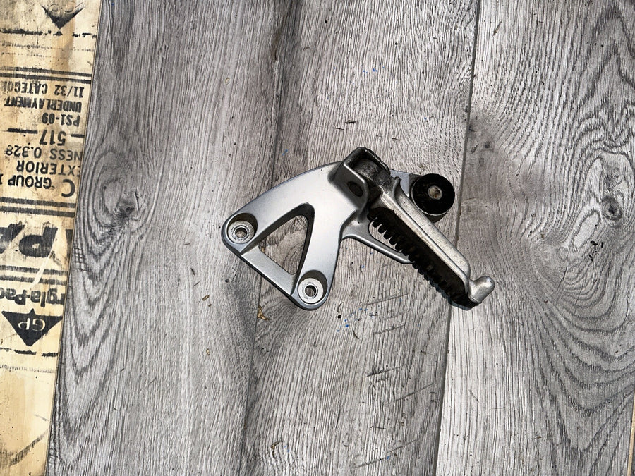 06 Suzuki GSX 600 750 Katana Right Rear Passenger Foot Peg