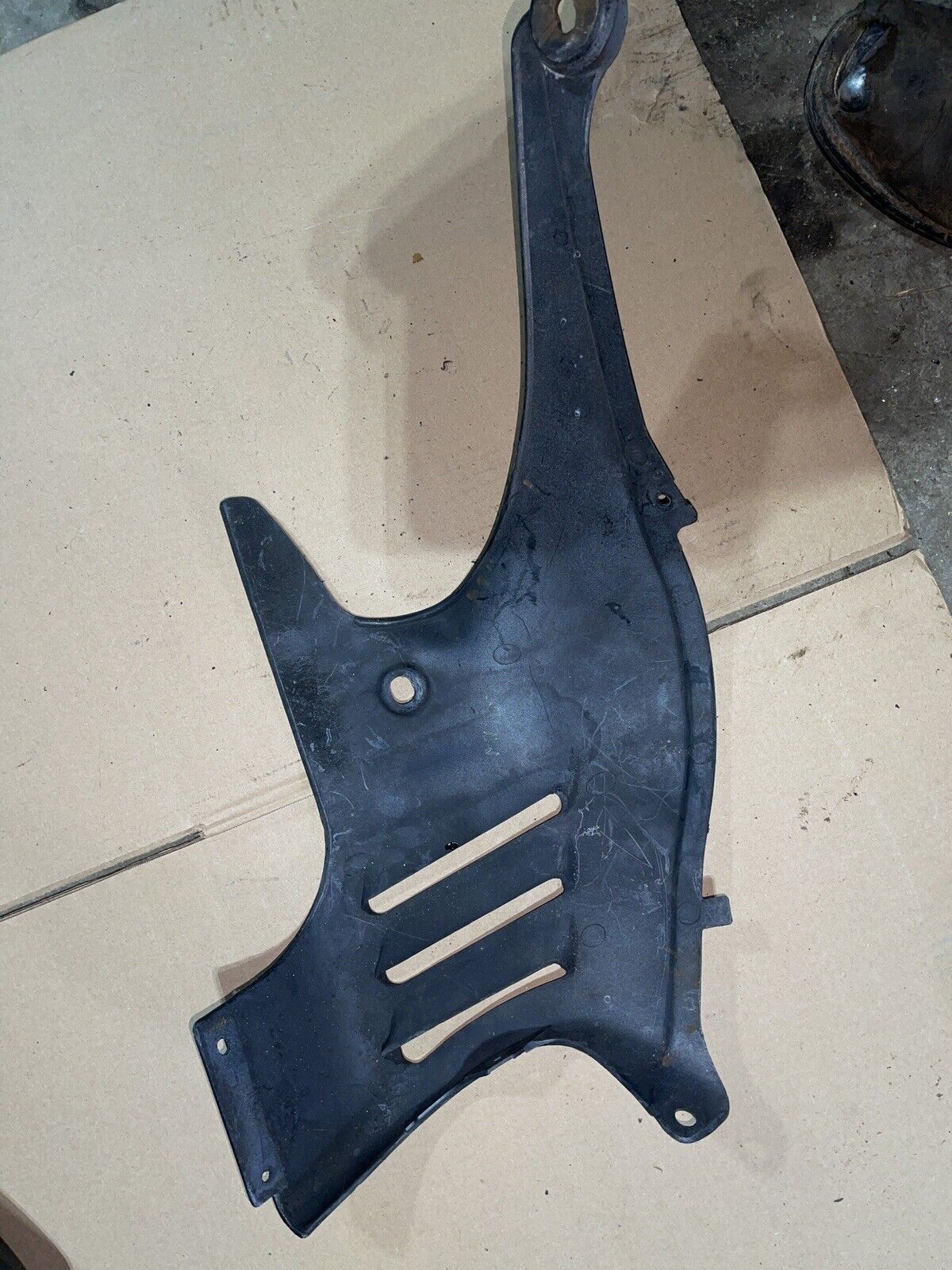88-97 SUZUKI KATANA 600 GSX600F LEFT LOWER BOTTOM BELLY SIDE FAIRING COWL