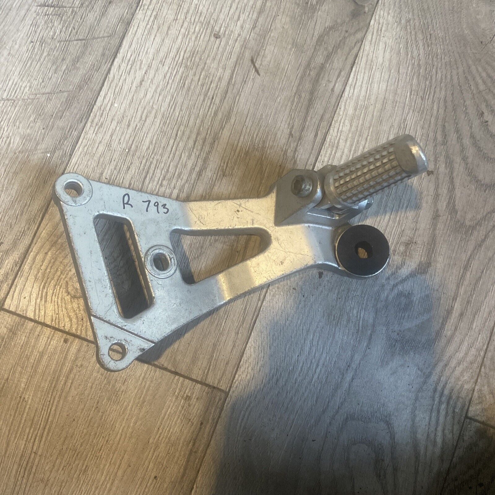 94 SUZUKI GSXR 1000 Right REARSET REAR SET FOOT PEG