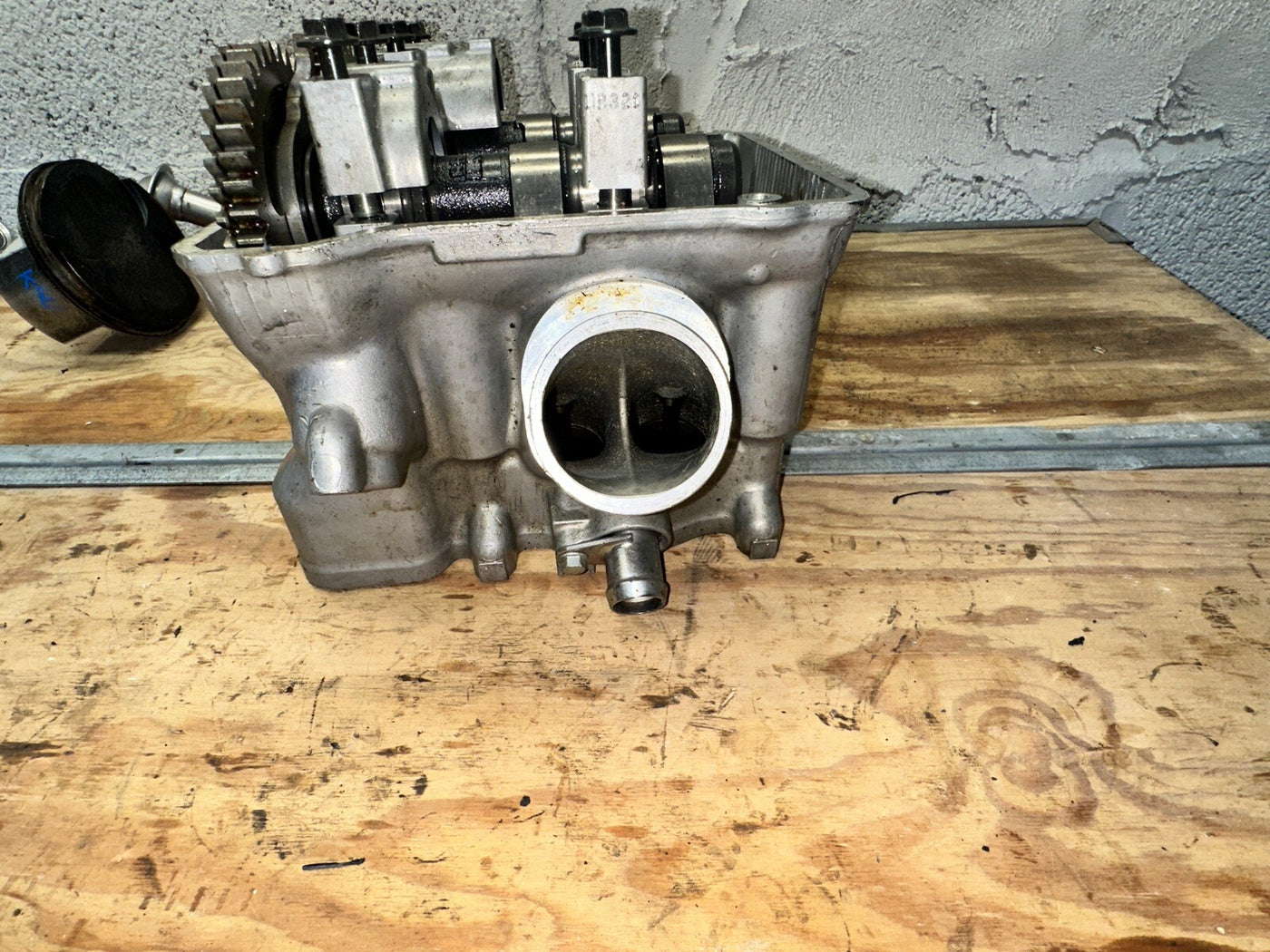 02-06 HONDA RVT1000R RC51 SP2 Engine Motor Cylinder Head REAR