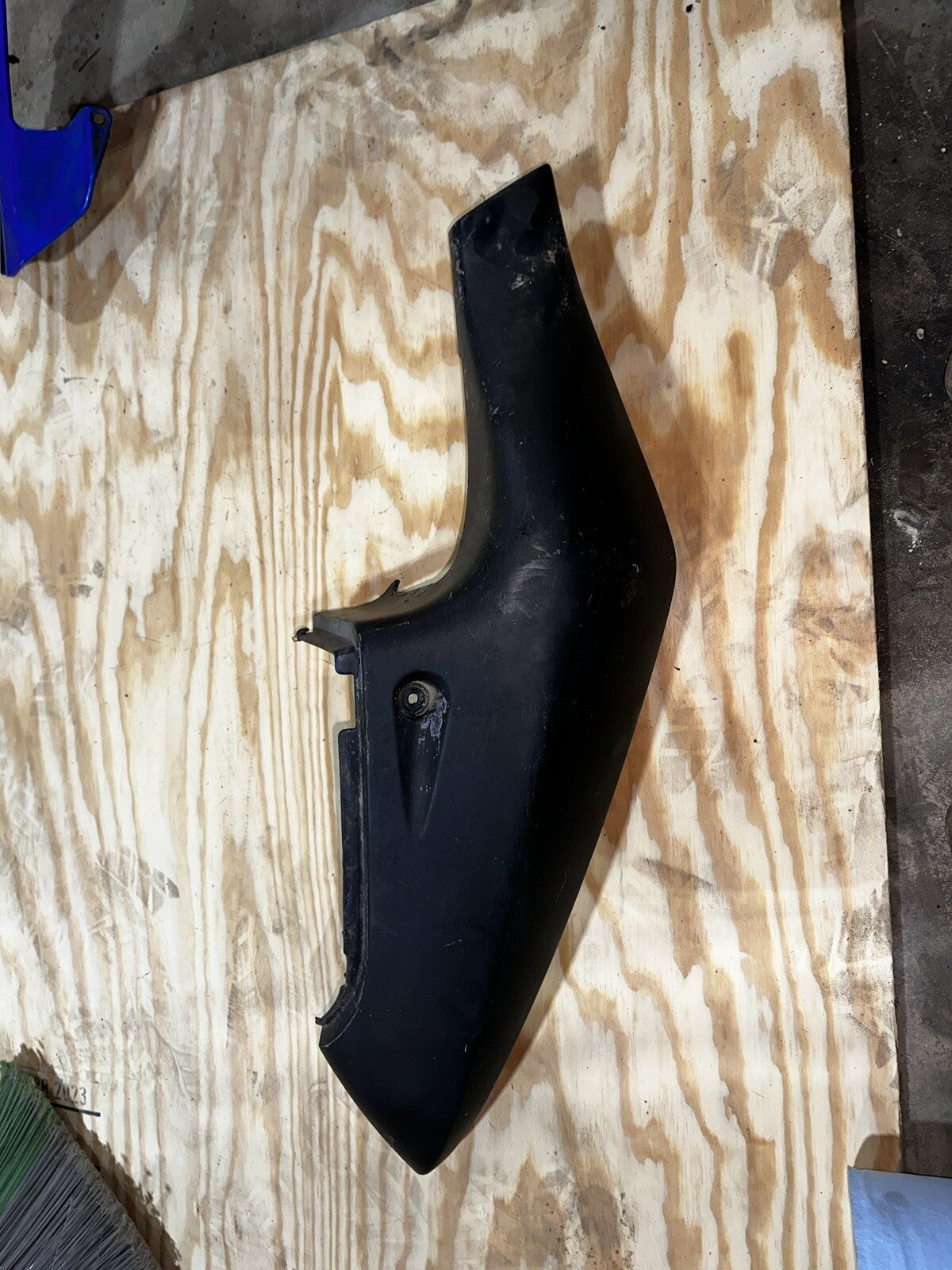 98 Suzuki GSXR GSX R 750 GSXR750 right rear side cover cowl fairing panel tail