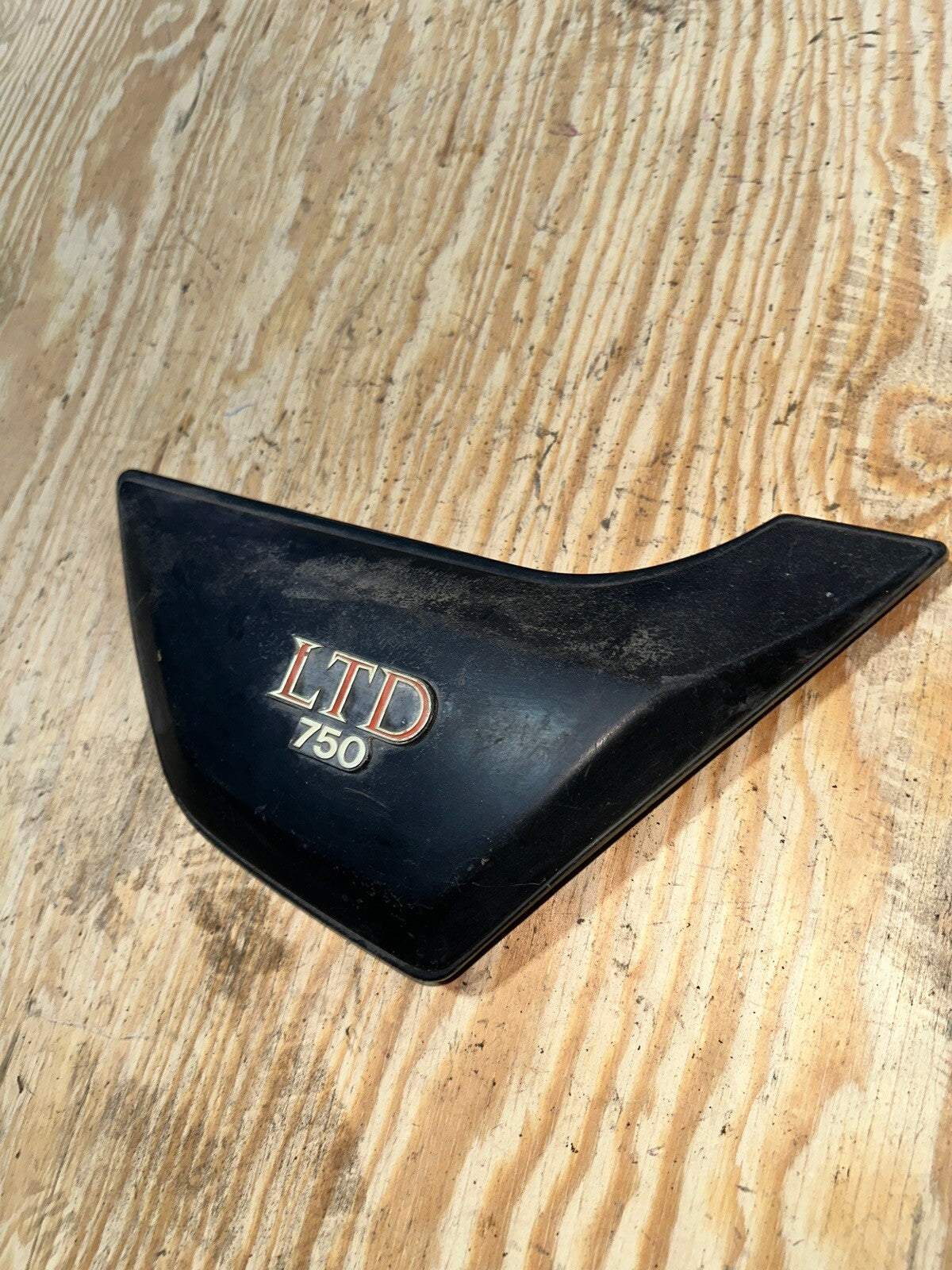 Kawasaki LTD 750 Right Side Cover  Part# 26001-1136 KZ  KZ750LTD KZ750 PANEL