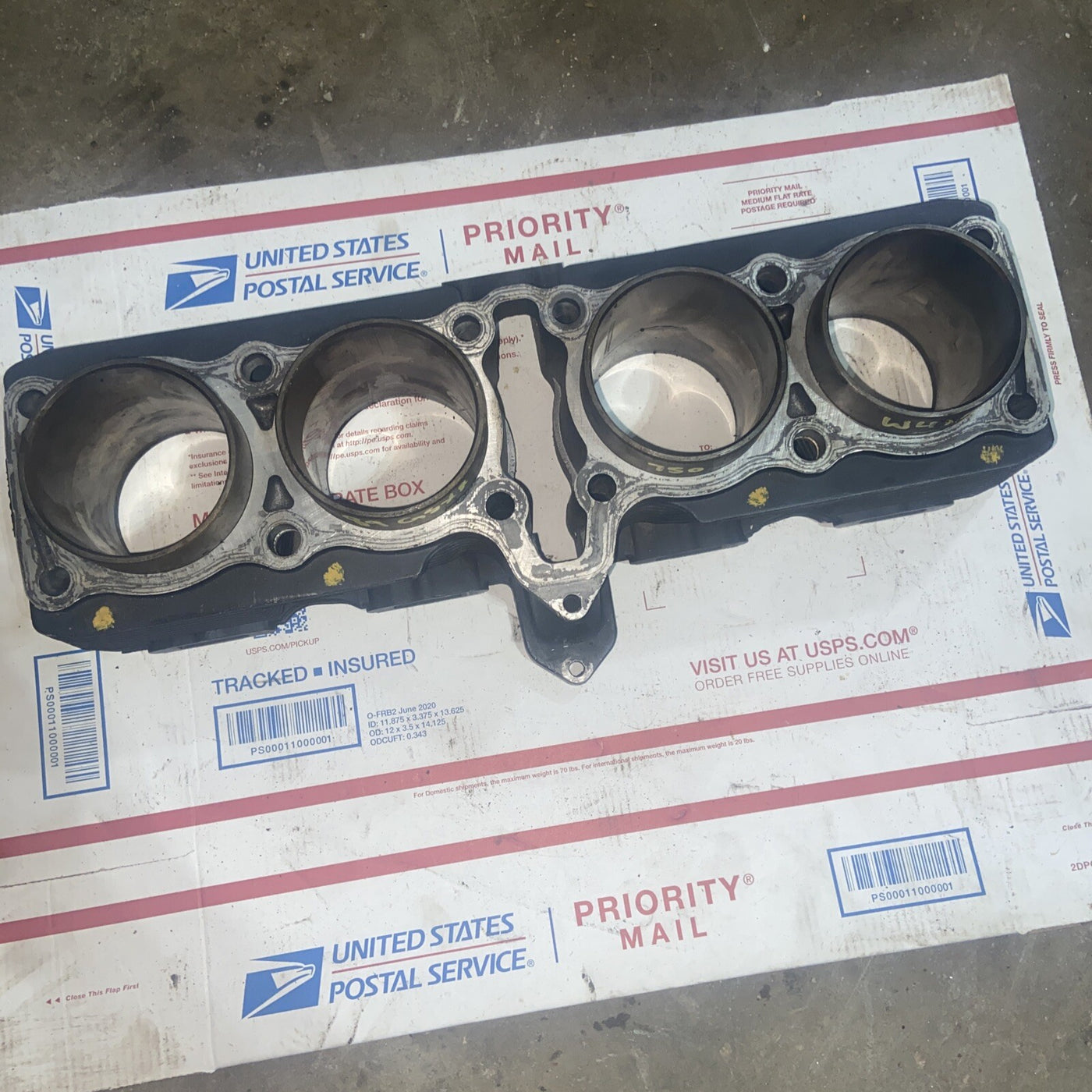 1989 Suzuki GSXR ENGINE MOTOR PISTON CYLINDERS BLOCK JUG