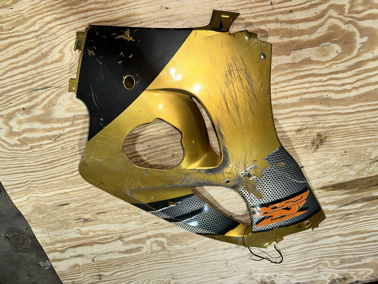 1996-1999 96-99 SUZUKI GSXR750 LEFT LOWER MID UPPER SIDE FAIRING COWL PLASTIC 