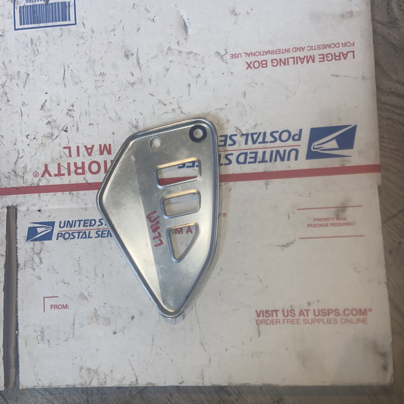 2002 02 99-02 SUZUKI SV650 650 FRONT FOOT REST LEFT HAND LH HEEL GUARD