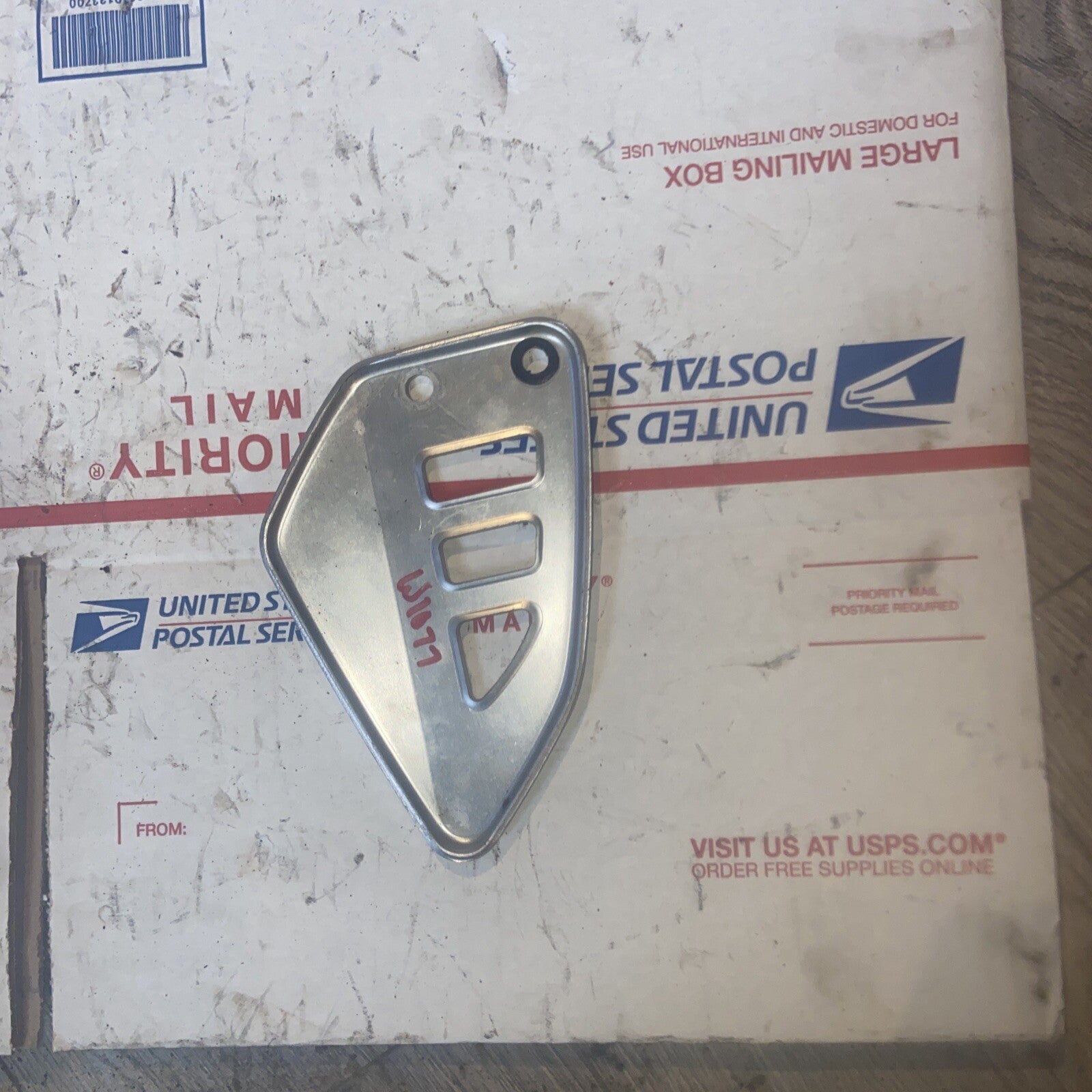 2002 02 99-02 SUZUKI SV650 650 FRONT FOOT REST LEFT HAND LH HEEL GUARD