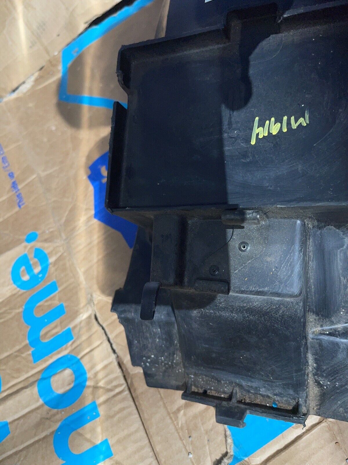 1991 KAWASAKI NINJA ZX11 REAR BACK TAIL UNDERTAIL BATTERY TRAY PLASTIC