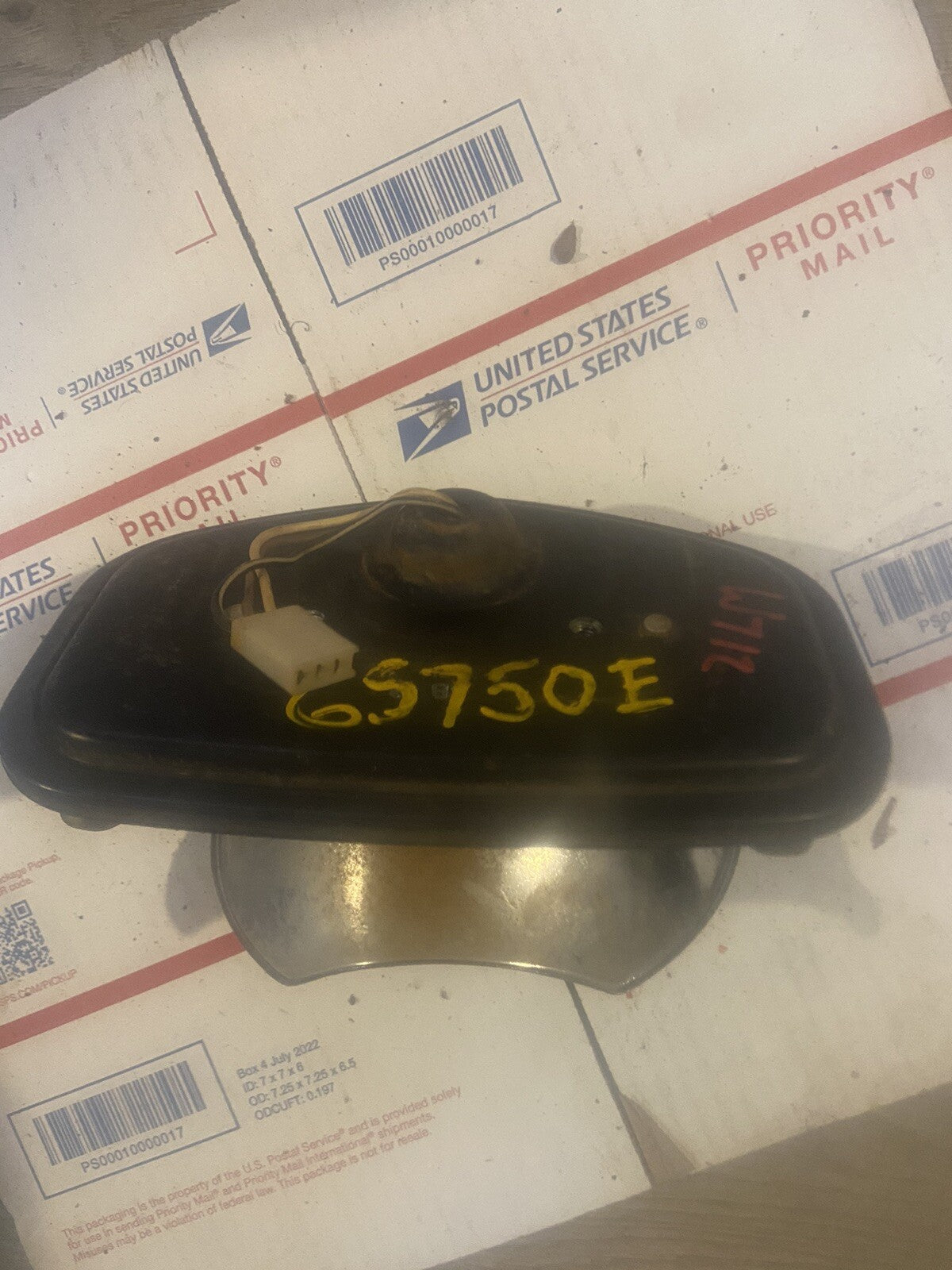 SUZUKI GS750E GS750 REAR TAIL TAILLIGHT BACK BRAKE LIGHT