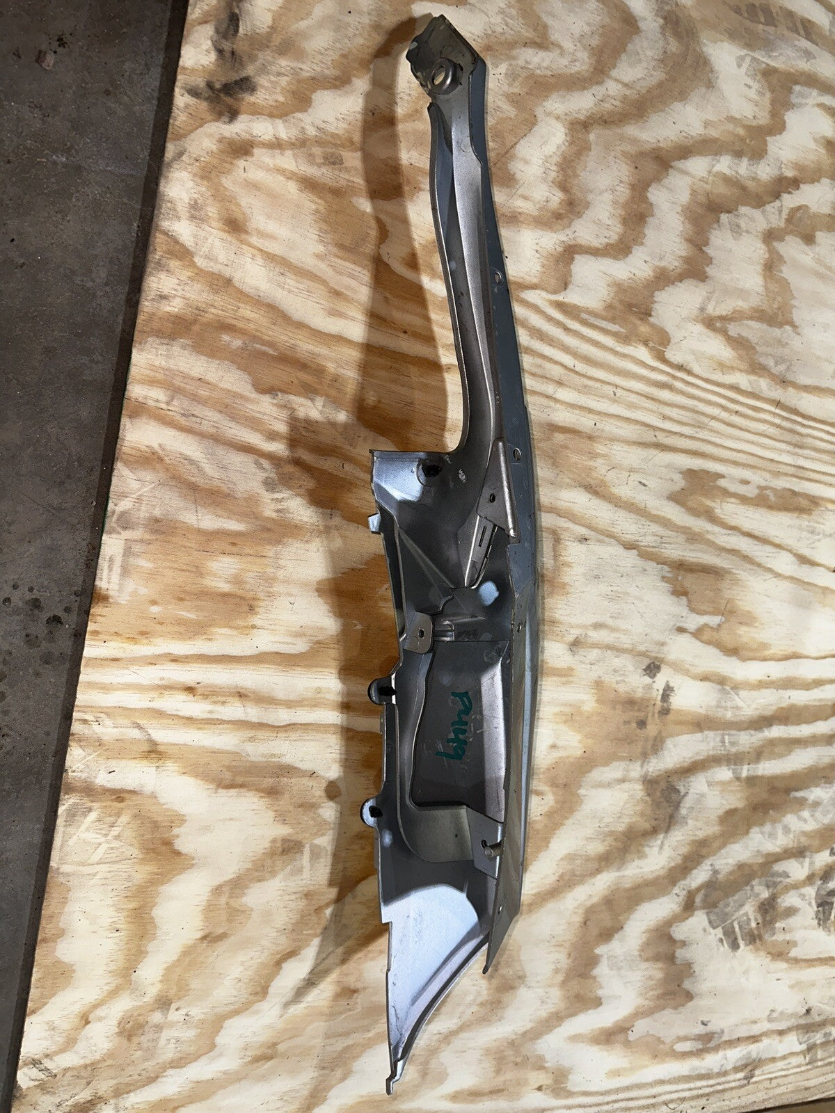 08-09 Suzuki Gsxr 600 Tail Fairing  Left And Right