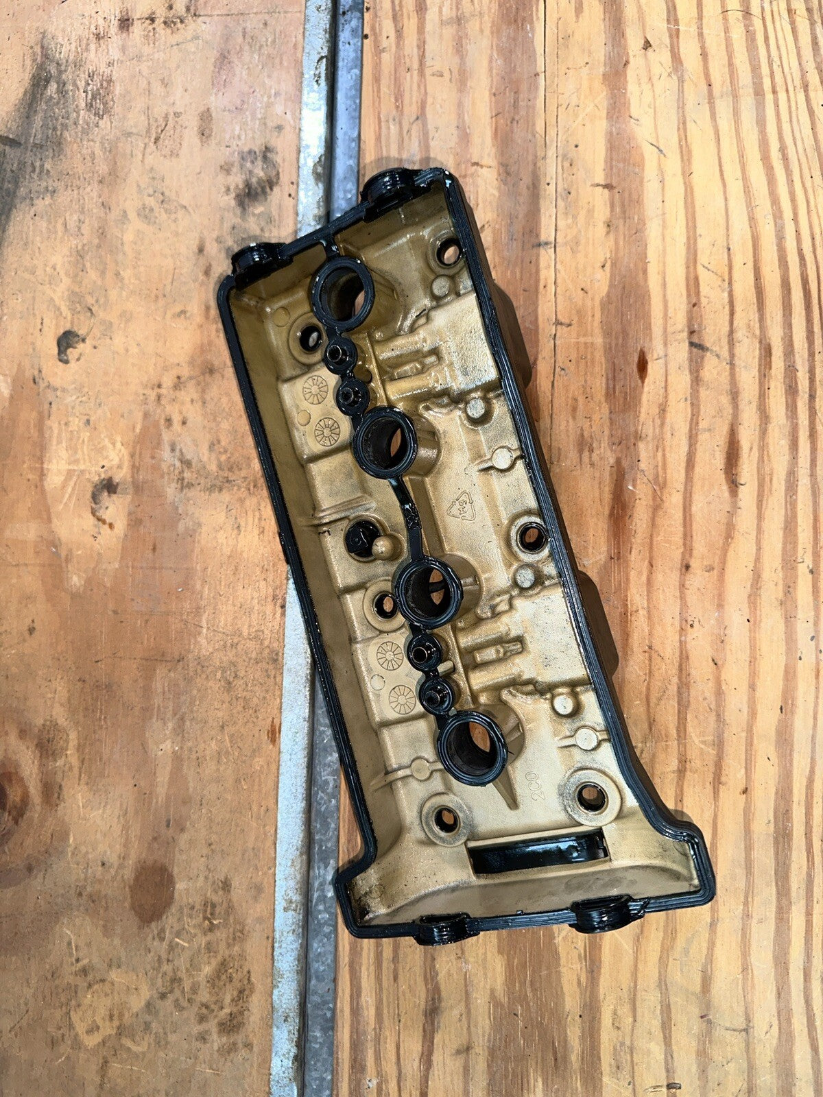 08-16 Yamaha R6 Valve Cover