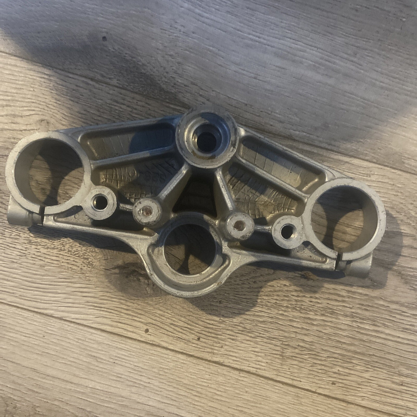 1990 Suzuki Katana 600 GSX600F UPPER TRIPLE TREE CLAMP