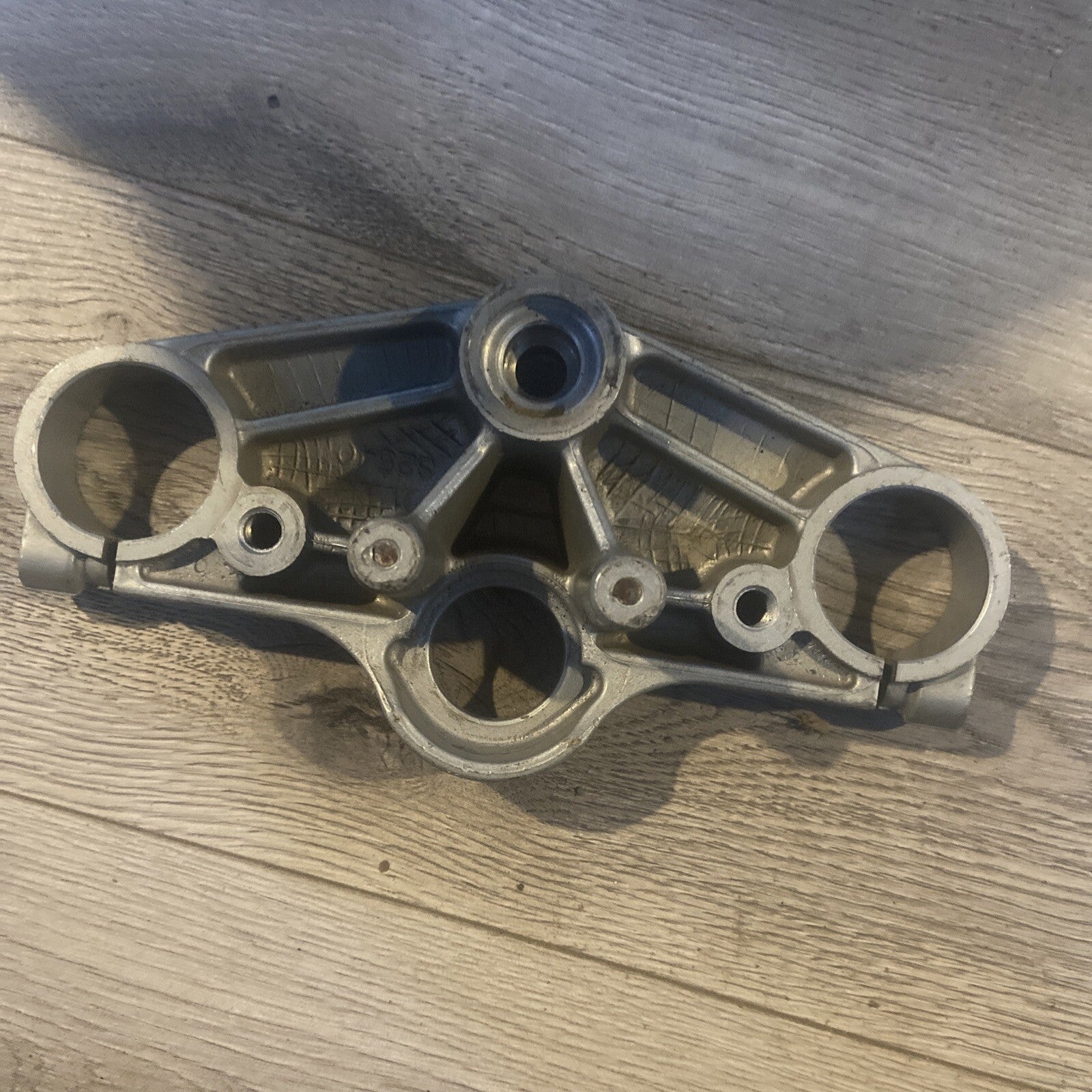 1990 Suzuki Katana 600 GSX600F UPPER TRIPLE TREE CLAMP