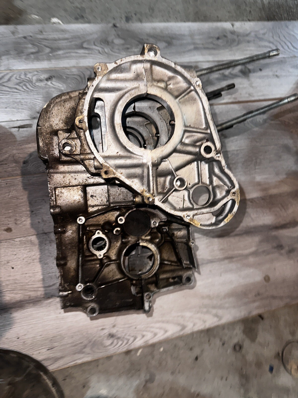 79 SUZUKI GS1000 ENGINE CRANKCASE