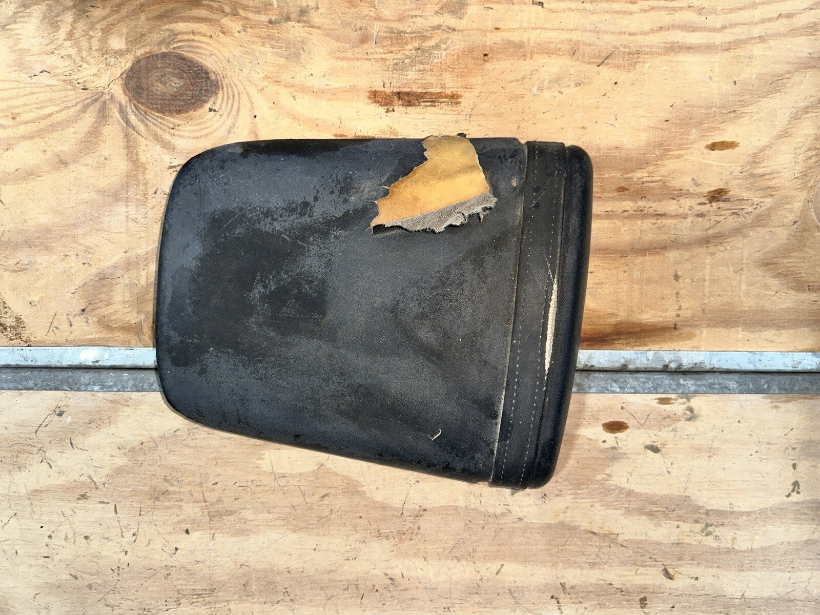 2003 03-04 HONDA CBR600RR CBR 600RR Rear Seat Saddle Pillion Passenger Back