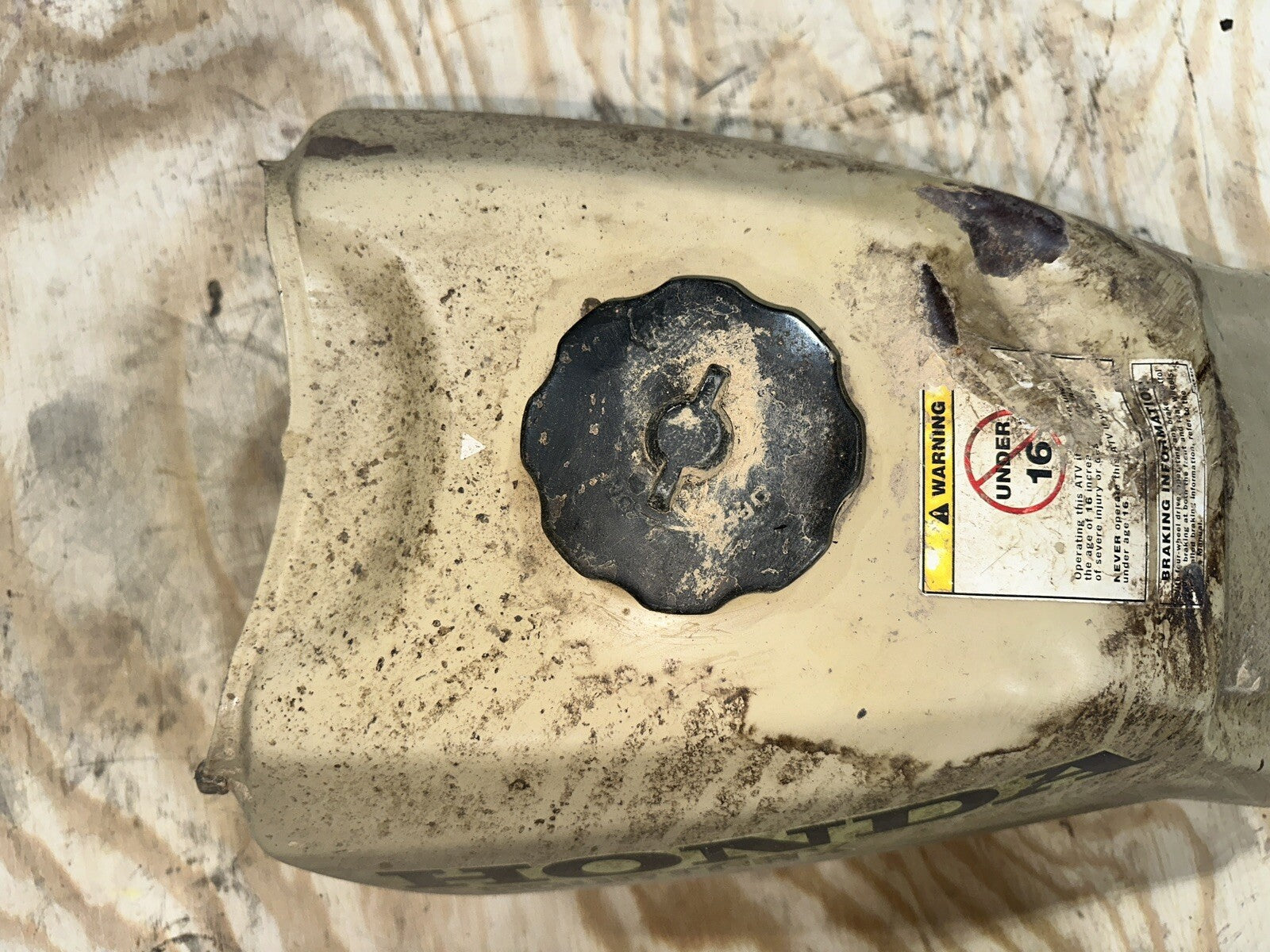 1994-2000 Honda TRX300 TRX FourTrax 300 Fuel Gas Petrol Tank Reservoir