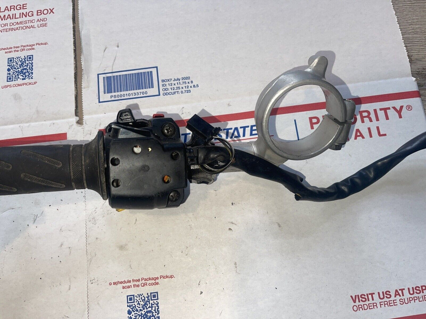 04-05 Suzuki Gsxr600 Left Clip On Handle Horn Signals Switch Switches OEM