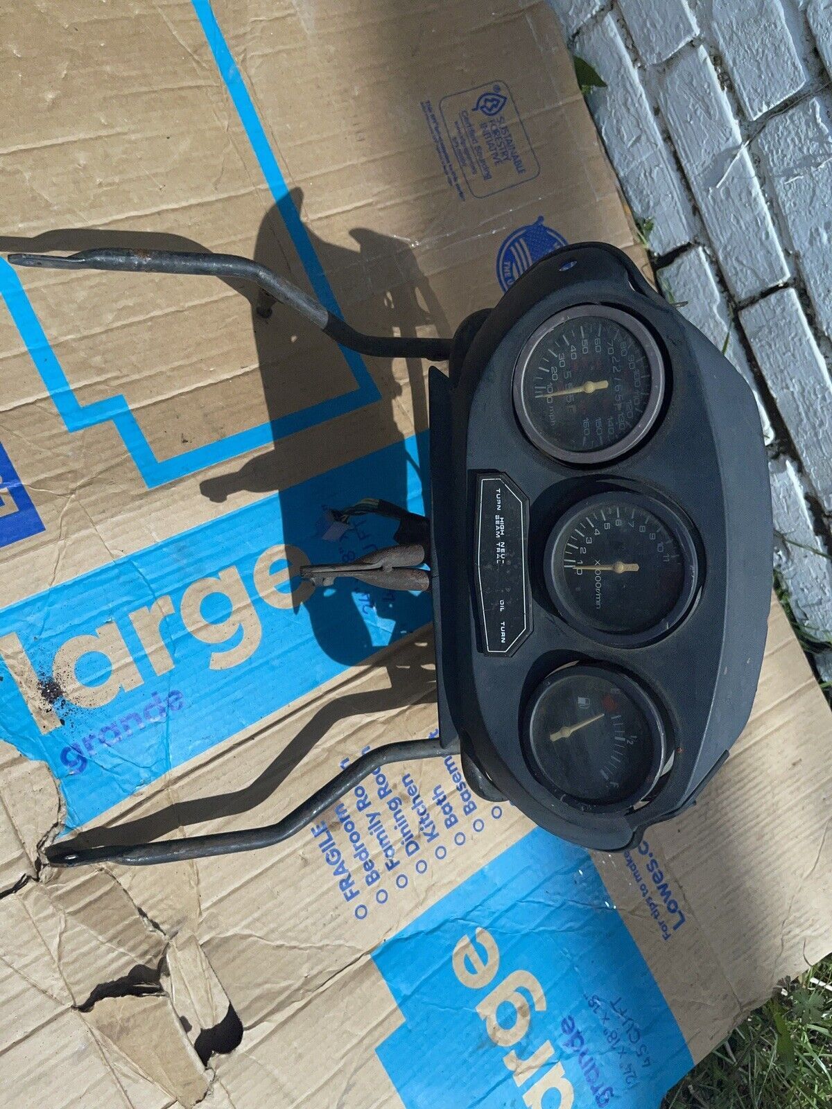 88-97 SUZUKI KATANA 600 GSX600F CLUSTER SPEEDOMETER FRONT STAY