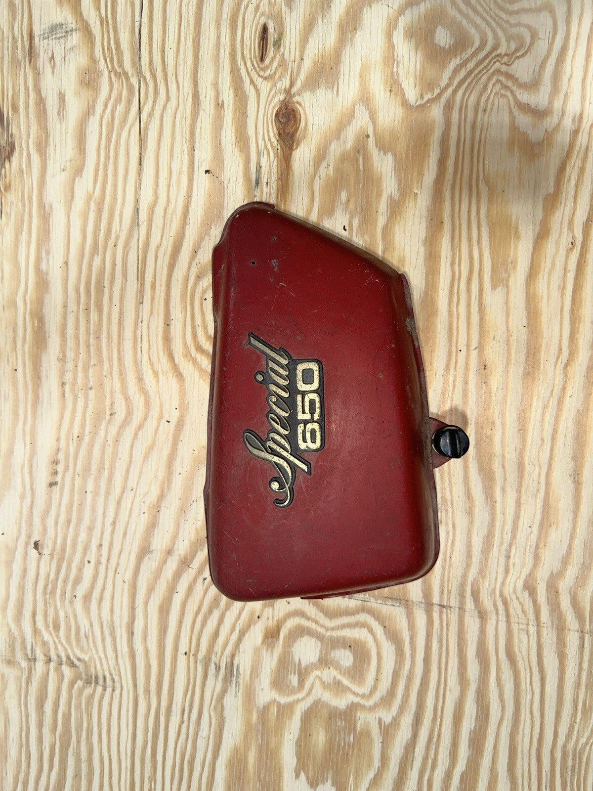 1979 Yamaha Special 650 OEM Steel Left Side Cover/Knob