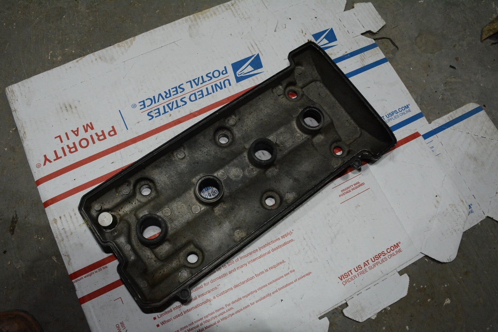 CYLINDER HEAD VALVE COVER 97 98 99 00 GSXR600 96-99 GSXR750 1997 1998 1999 2000