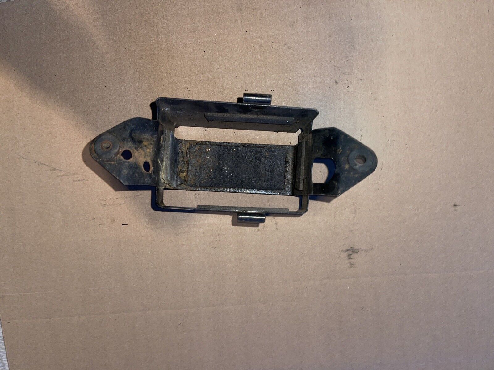 1988 SUZUKI GSX 600 F KATANA BATTERY TRAY HOLDER SUPPORT BRAKET OEM GSX600 88