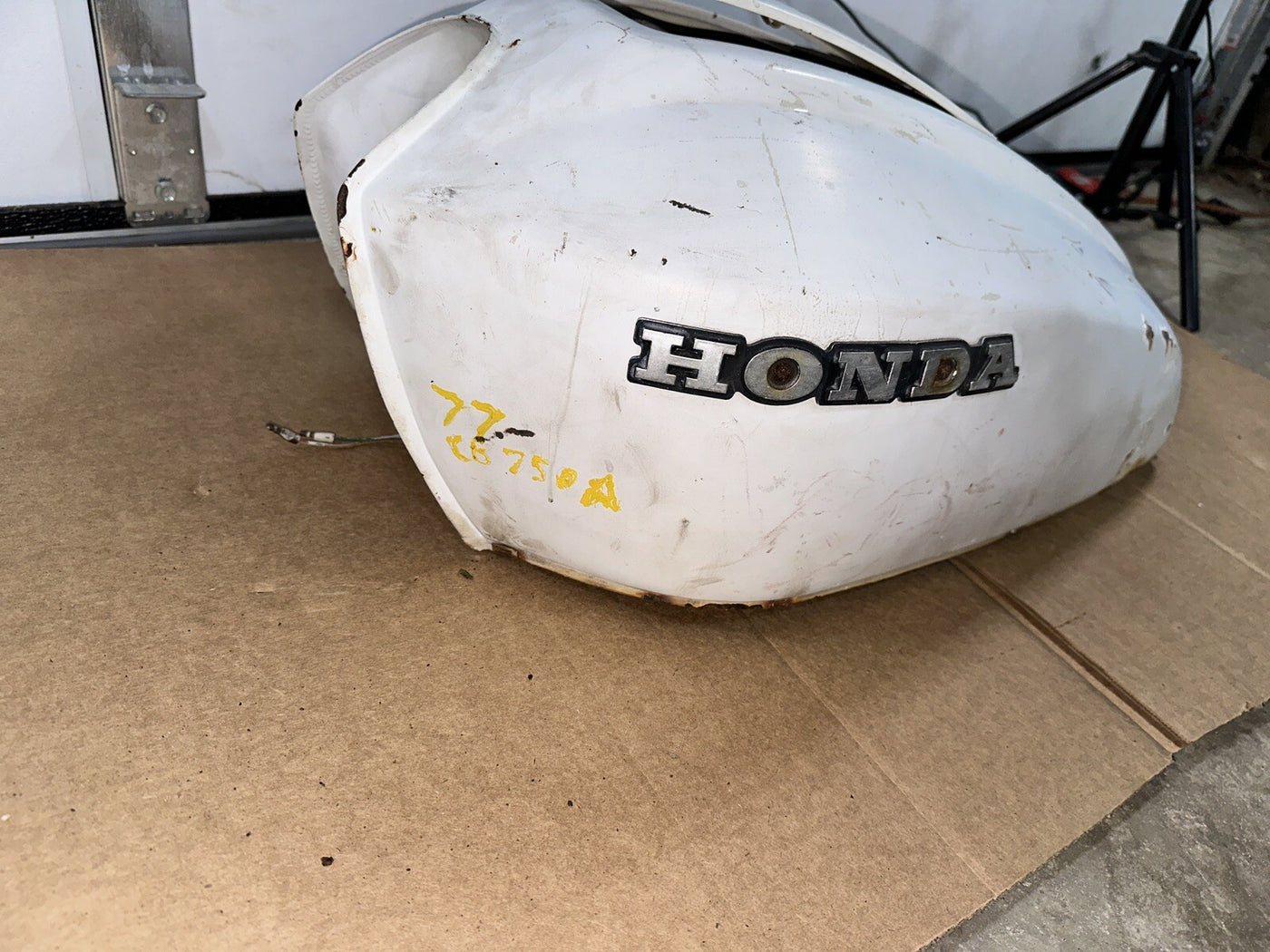 77 Honda CB 750 A CB750 CB750A petrol gas fuel tank