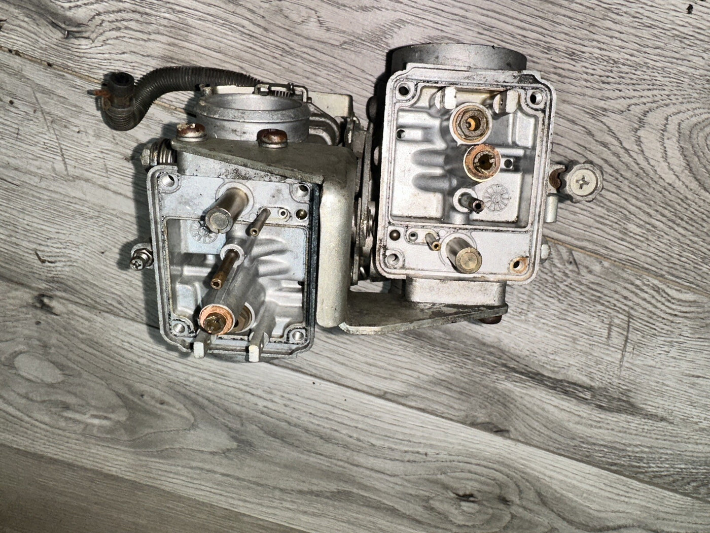 86 Yamaha XV 700 XV700 Virago carbs carburetors set rack 