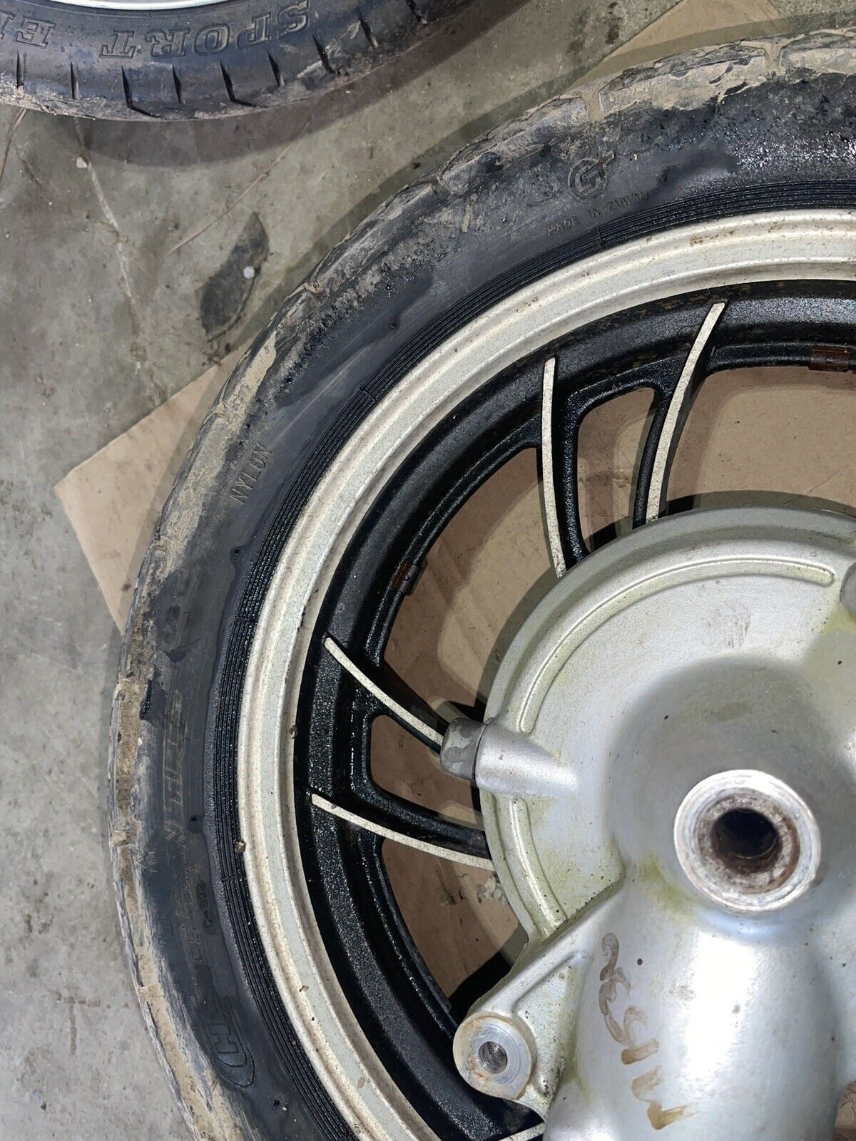 82 Yamaha XV 920 XV920 Virago rear back wheel rim straight