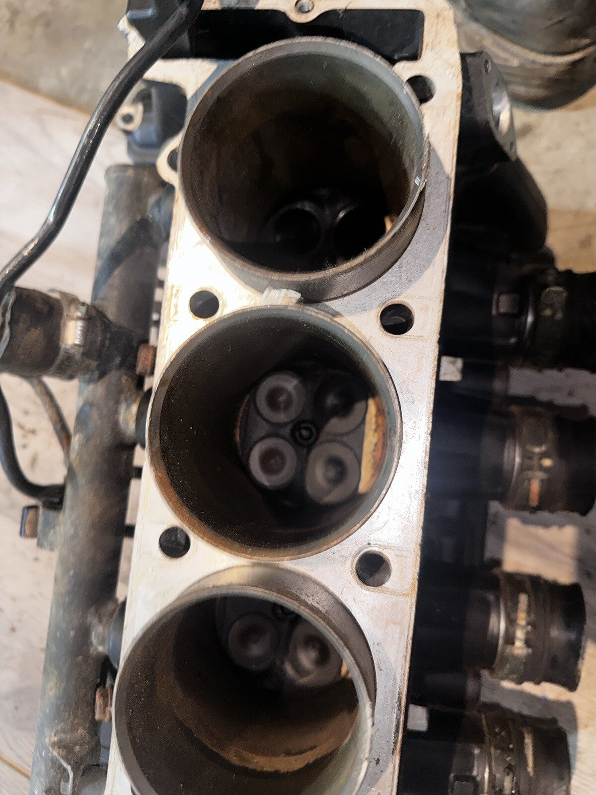 84-86 KAWASAKI NINJA 900R GPZ 900 Engine Motor Cylinder Head And Cylinder Jug