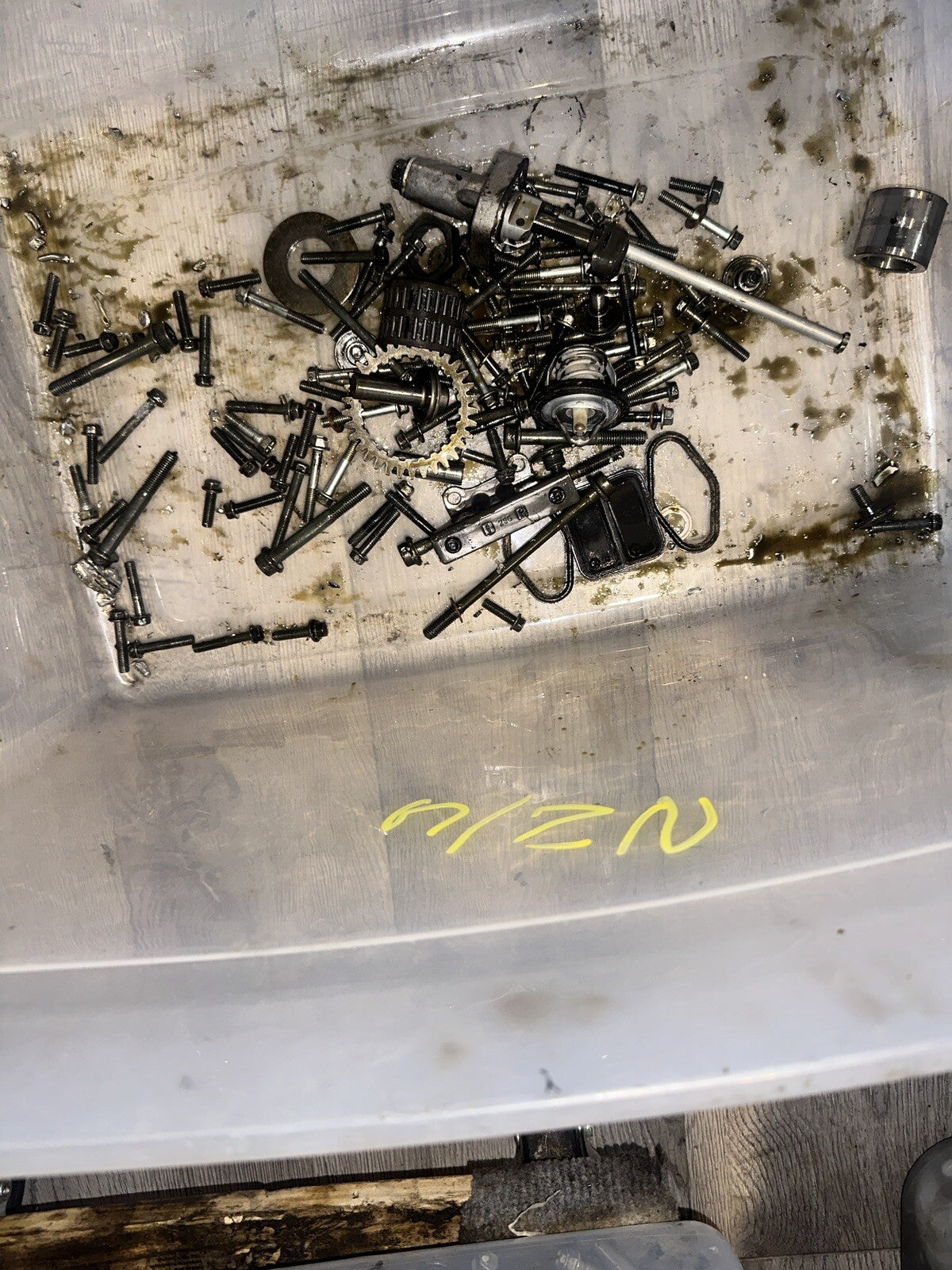 04 05 2005 Suzuki GSXR600 MISC MOTOR BOLTS HARDWARE VALVE COVER