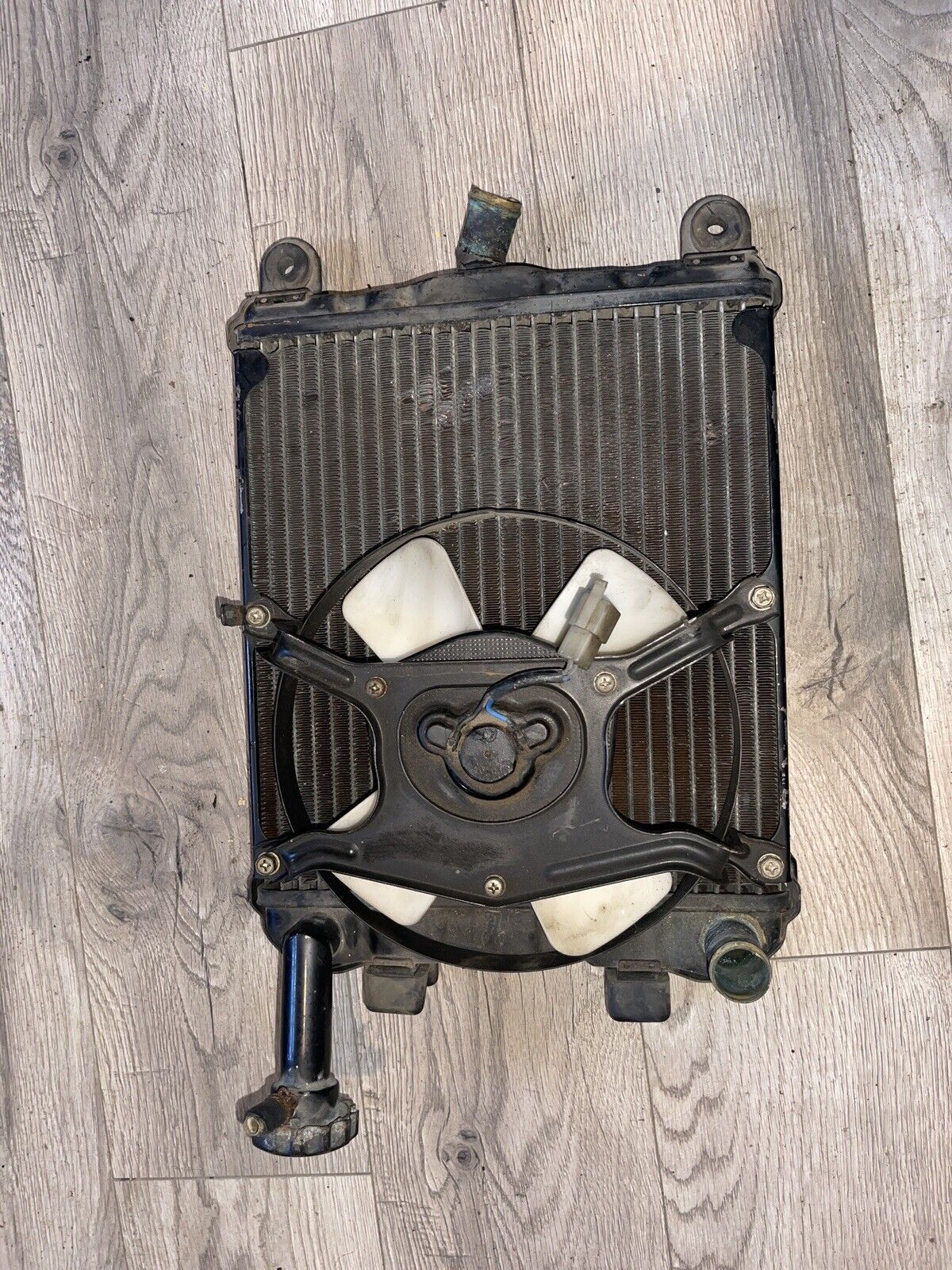 1985 85 HONDA GOLDWING 1200 GL1200 ENGINE MOTOR COOLING COOLER RADIATOR