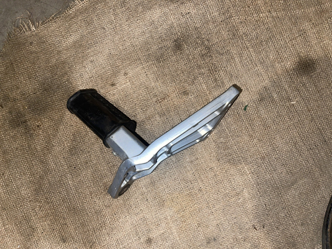 90 Suzuki Katana 1100 GSX1100F Rear Right Passenger Foot Peg Rest Mount Bracket