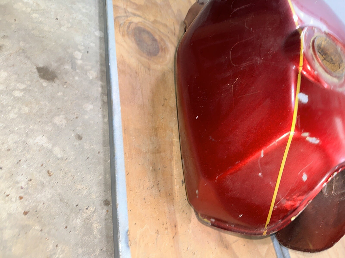 1982 Suzuki GS1100E Fuel Tank GS1100 E GS 1100 E GAS